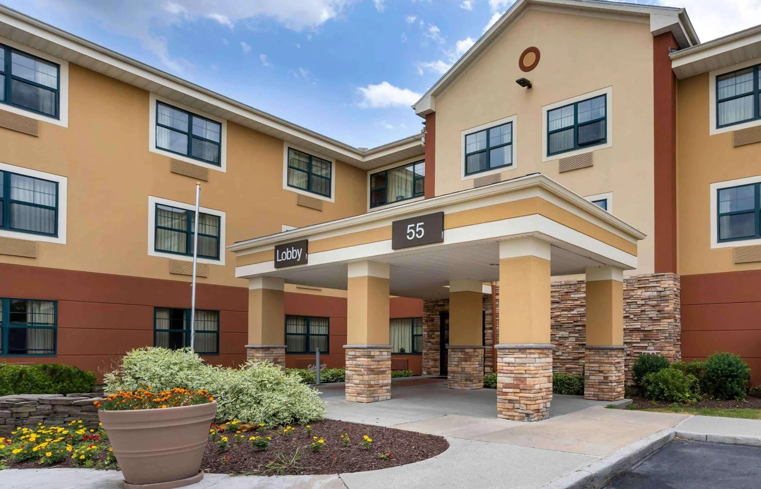 Property building in Extended Stay America Suites - Fishkill - Westage Center