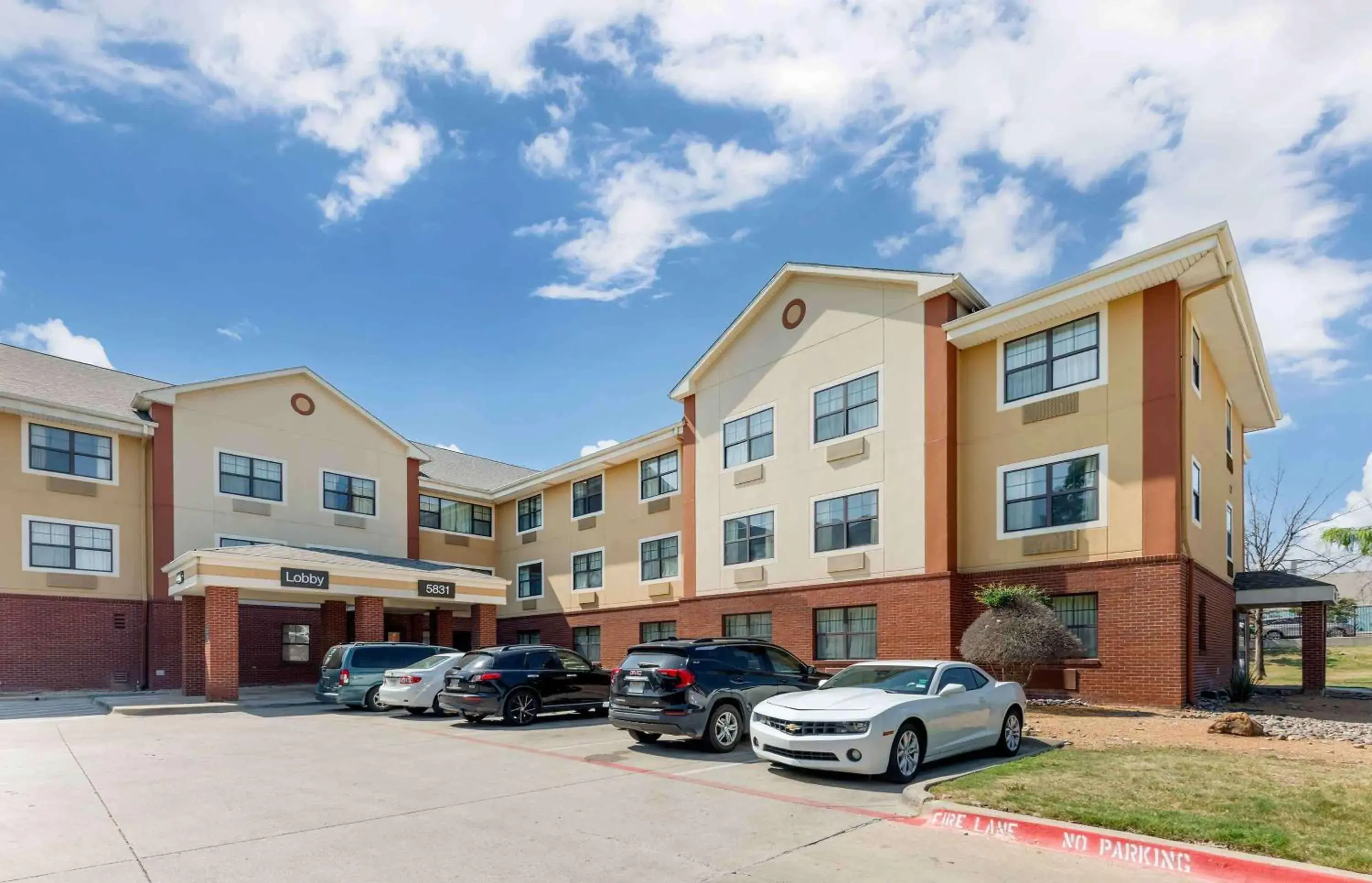 Property building in Extended Stay America Suites - Fort Worth - City View Property building in Extended Stay America Suites - Fort Worth - City View