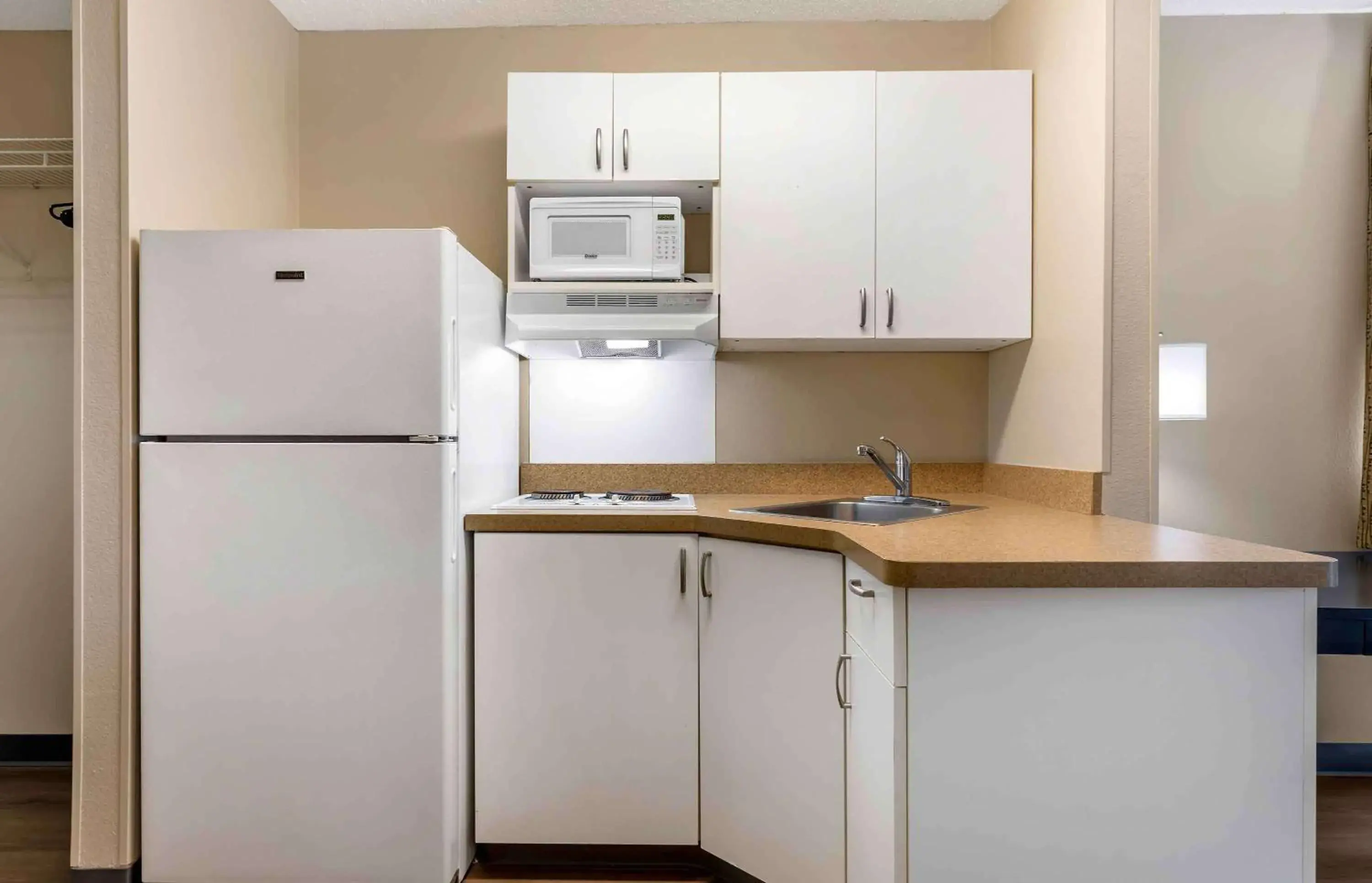 Kitchen or kitchenette in Extended Stay America Suites - Fort Worth - City View Kitchen or kitchenette in Extended Stay America Suites - Fort Worth - City View