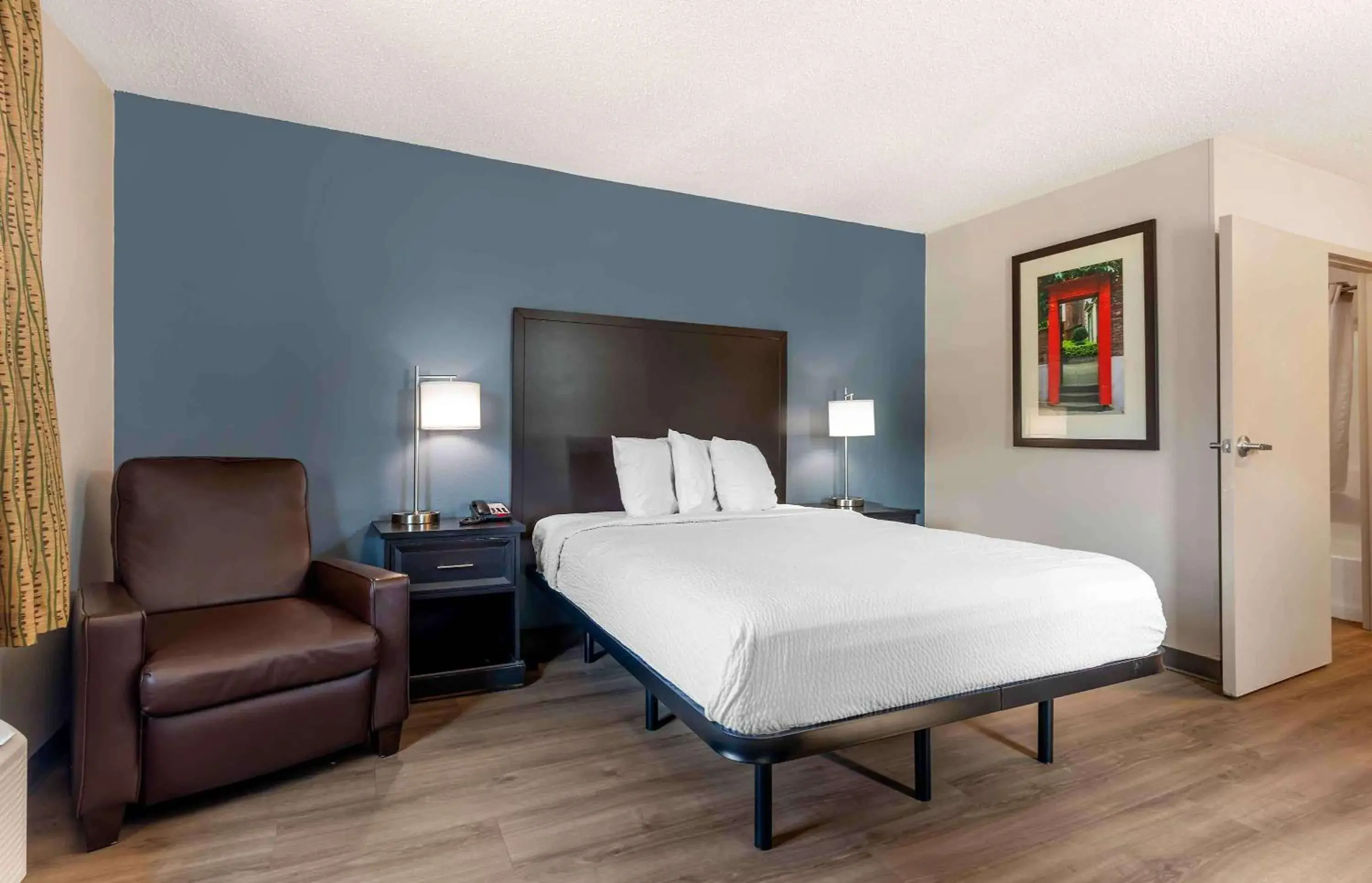 Bedroom, Bed in Extended Stay America Suites - Fort Worth - City View Bedroom, Bed in Extended Stay America Suites - Fort Worth - City View