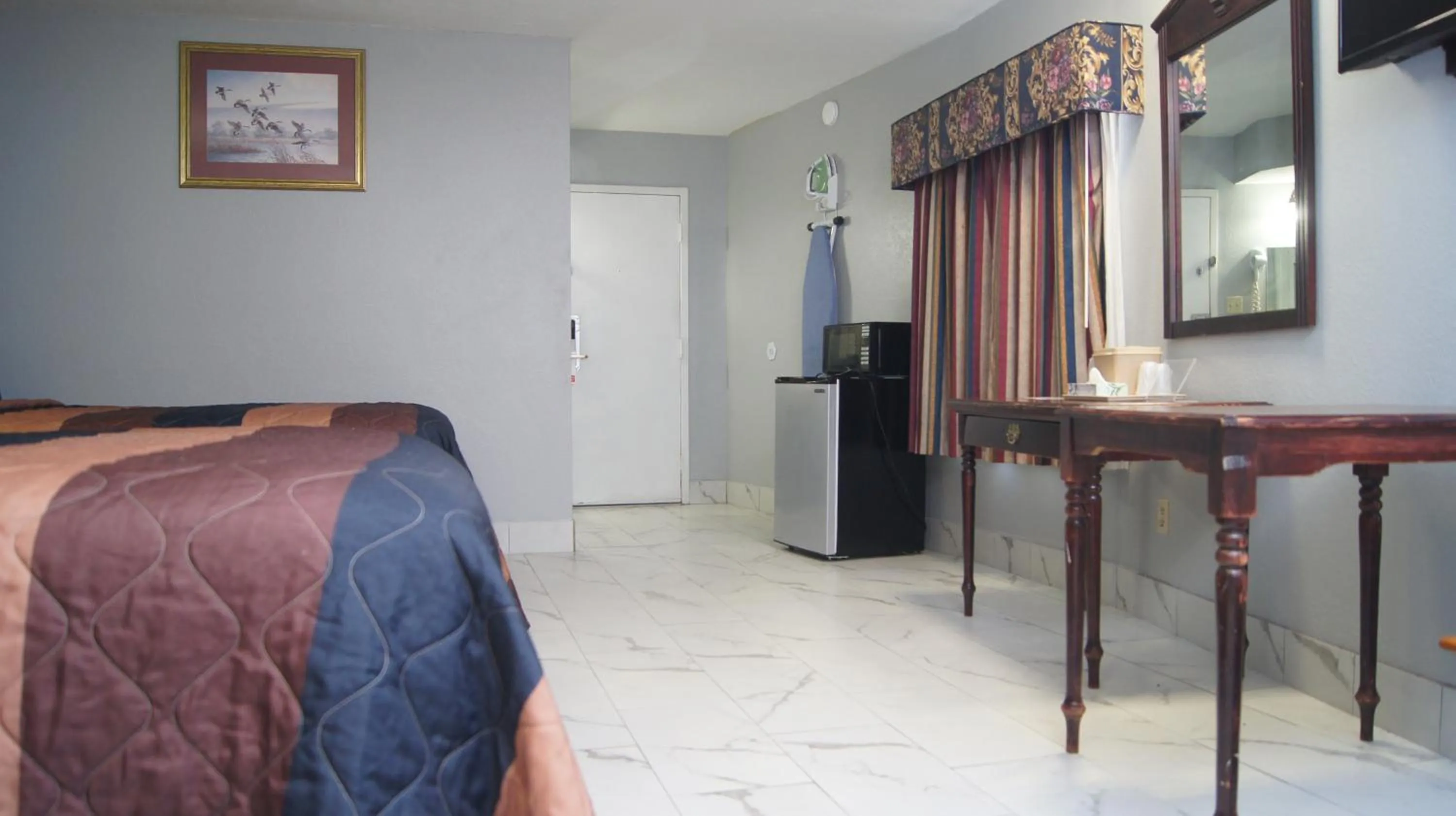 Bedroom, Bed in Holiday Lodge & Suites