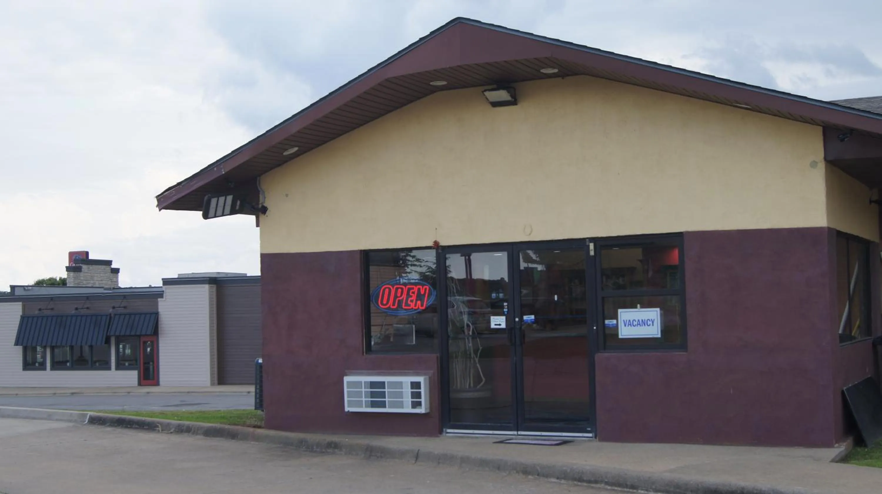 Property building in Holiday Lodge & Suites