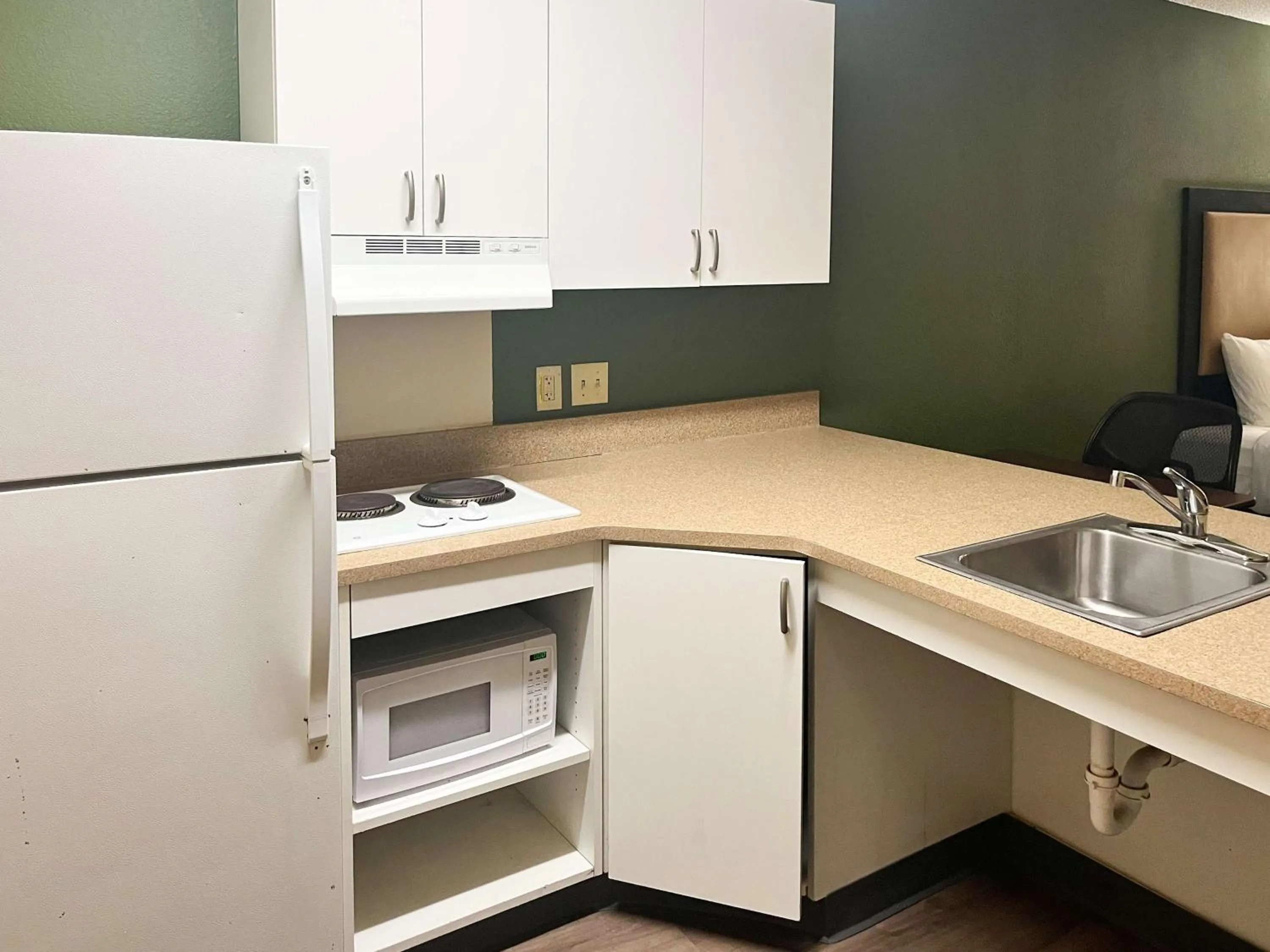 Kitchen or kitchenette in Studio 6 Memphis, TN East Memphis