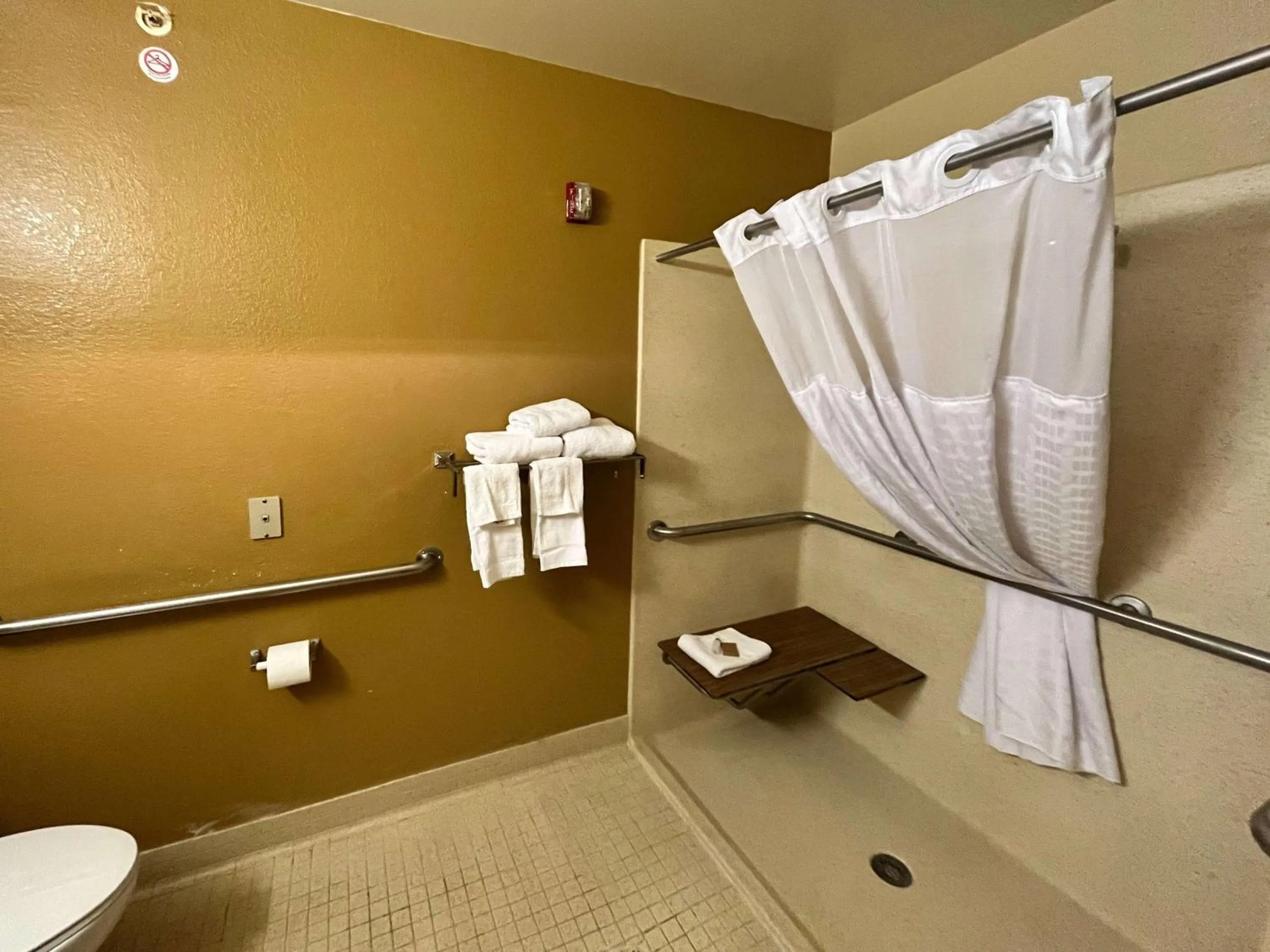 Bathroom in Studio 6 Memphis, TN East Memphis