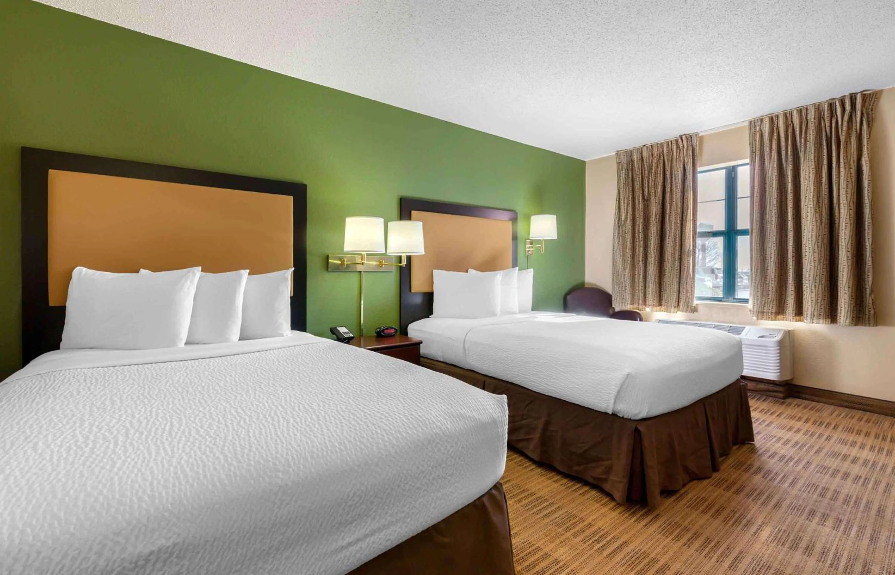 Bedroom, Bed in Extended Stay America Suites - Rockford - I-90