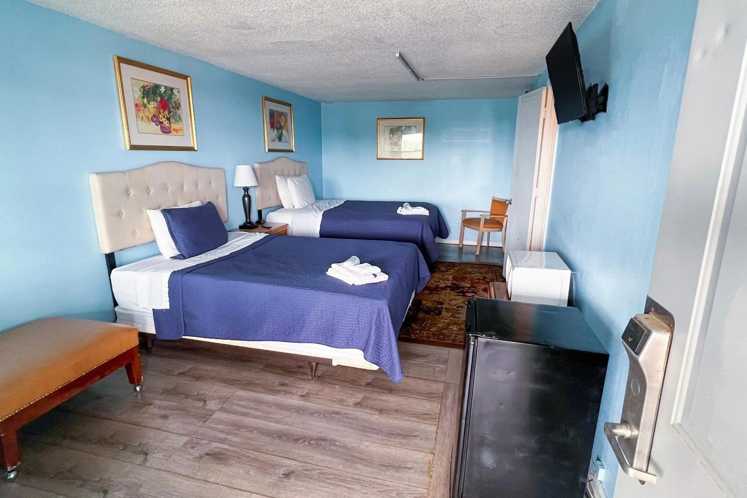 Bedroom in Crepe Myrtle by OYO