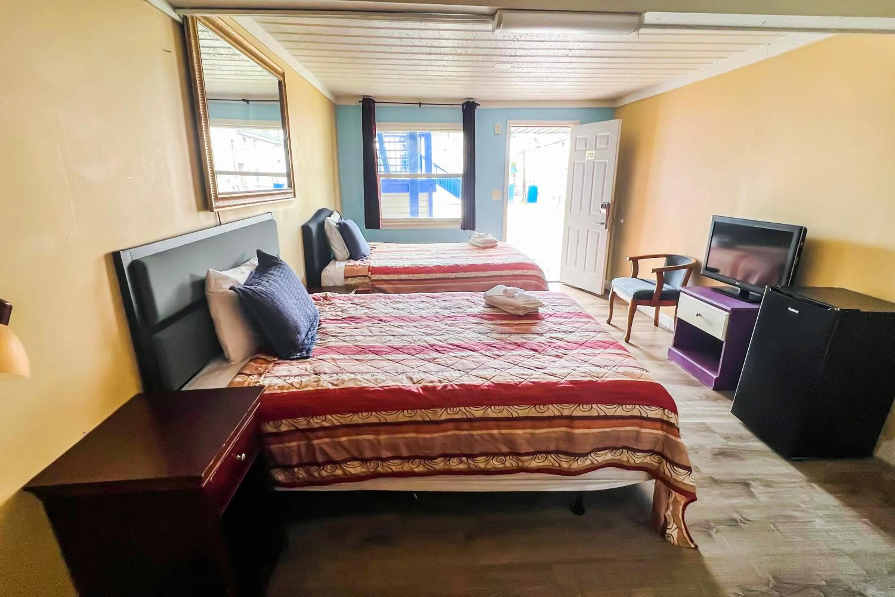 Bedroom in Crepe Myrtle by OYO