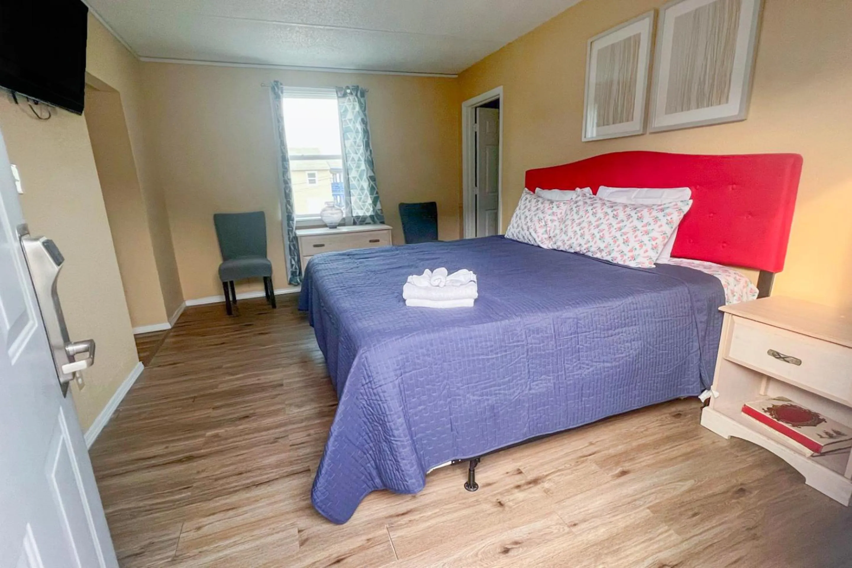 Bedroom in Crepe Myrtle by OYO