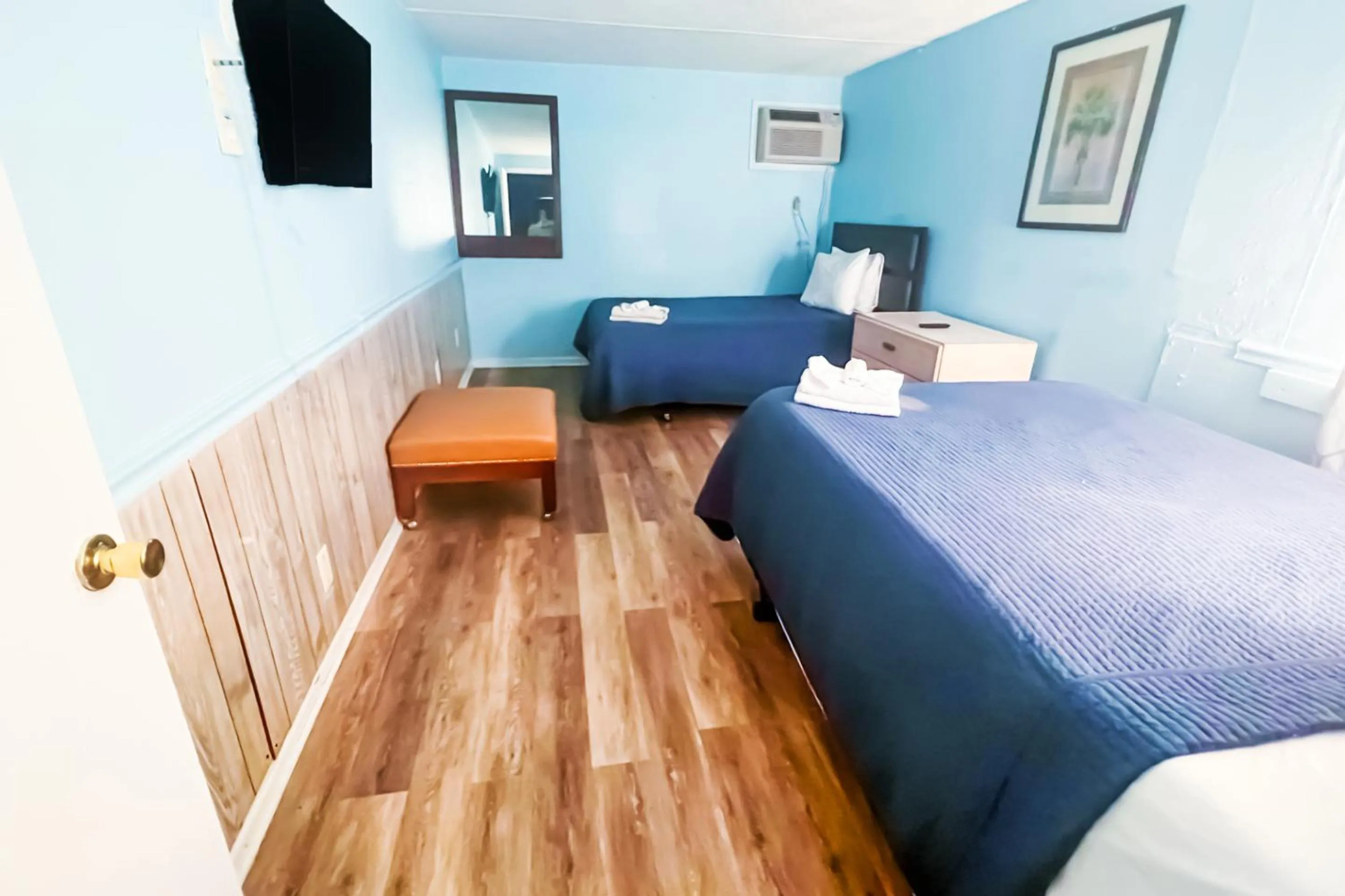 Bedroom in Crepe Myrtle by OYO