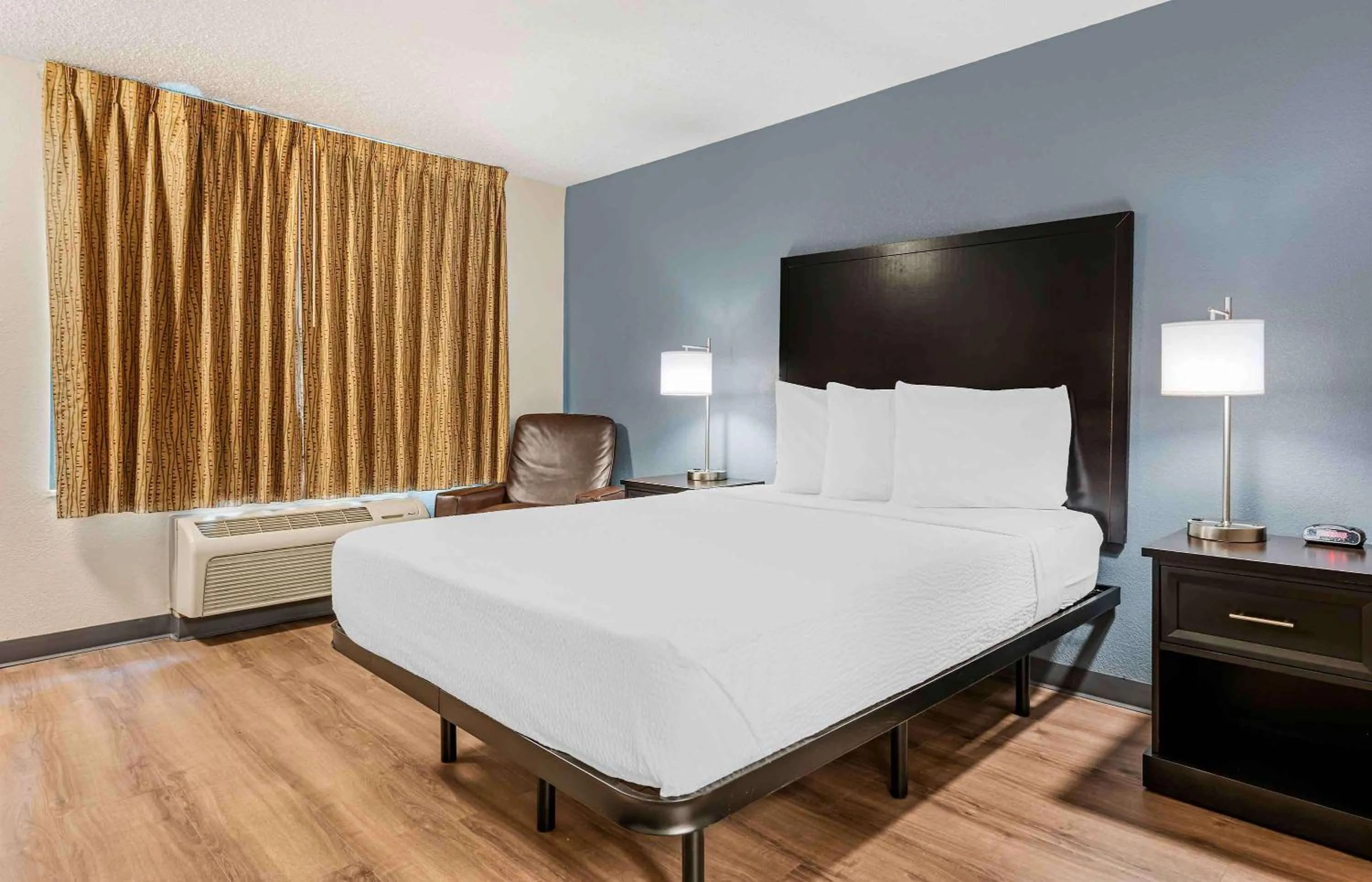 Bedroom, Bed in Extended Stay America Suites - Dayton - North