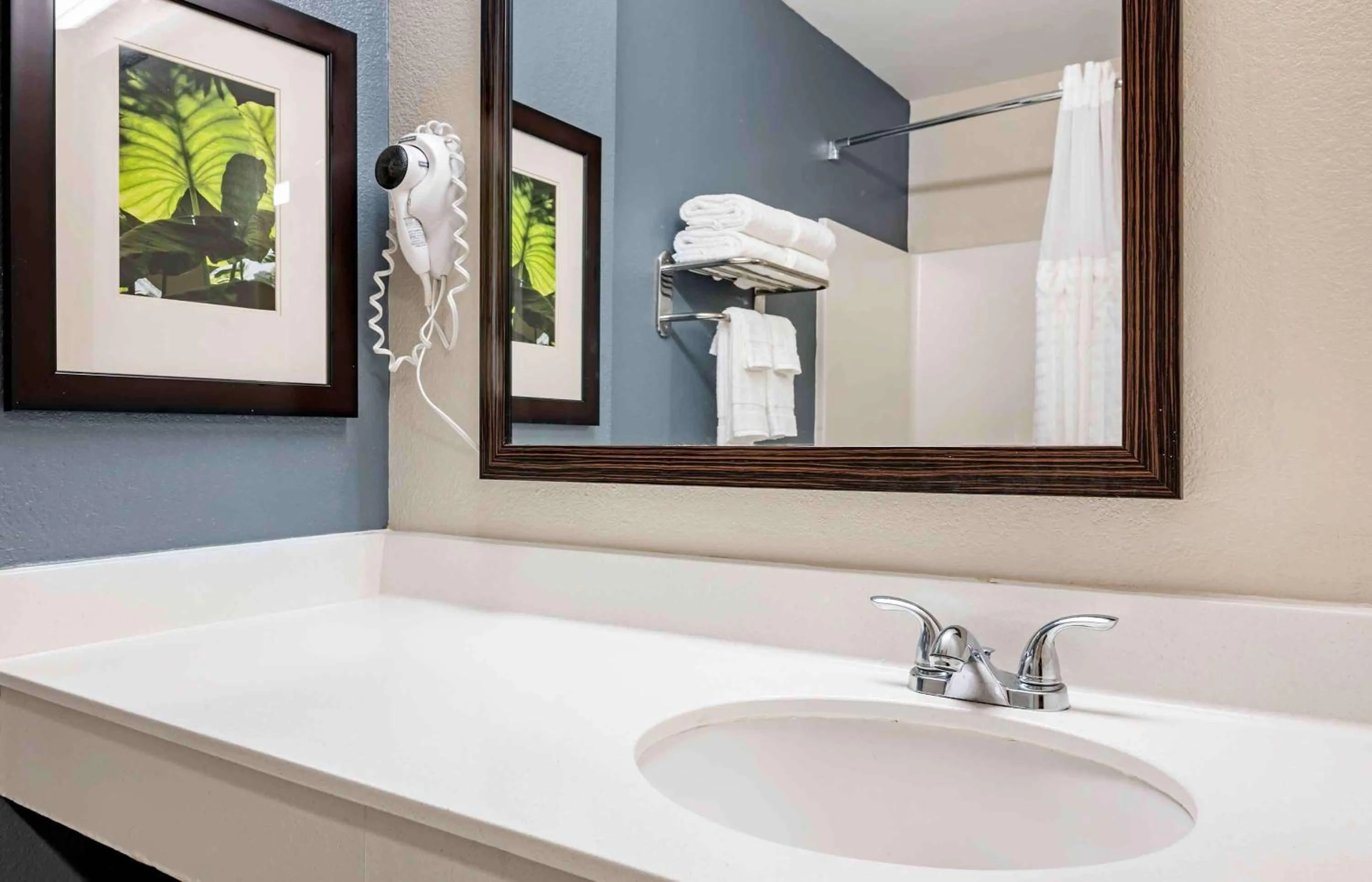 Bathroom in Extended Stay America Suites - Dayton - North