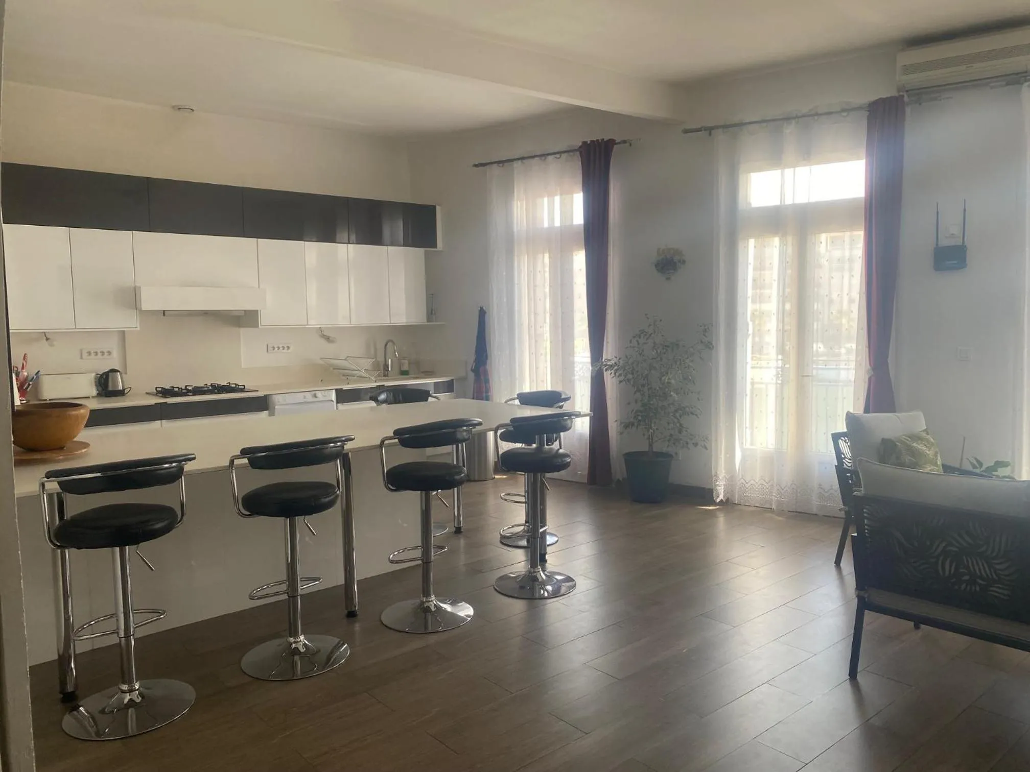 grand appartement sur canal a 2 pas du centre ville de Sète