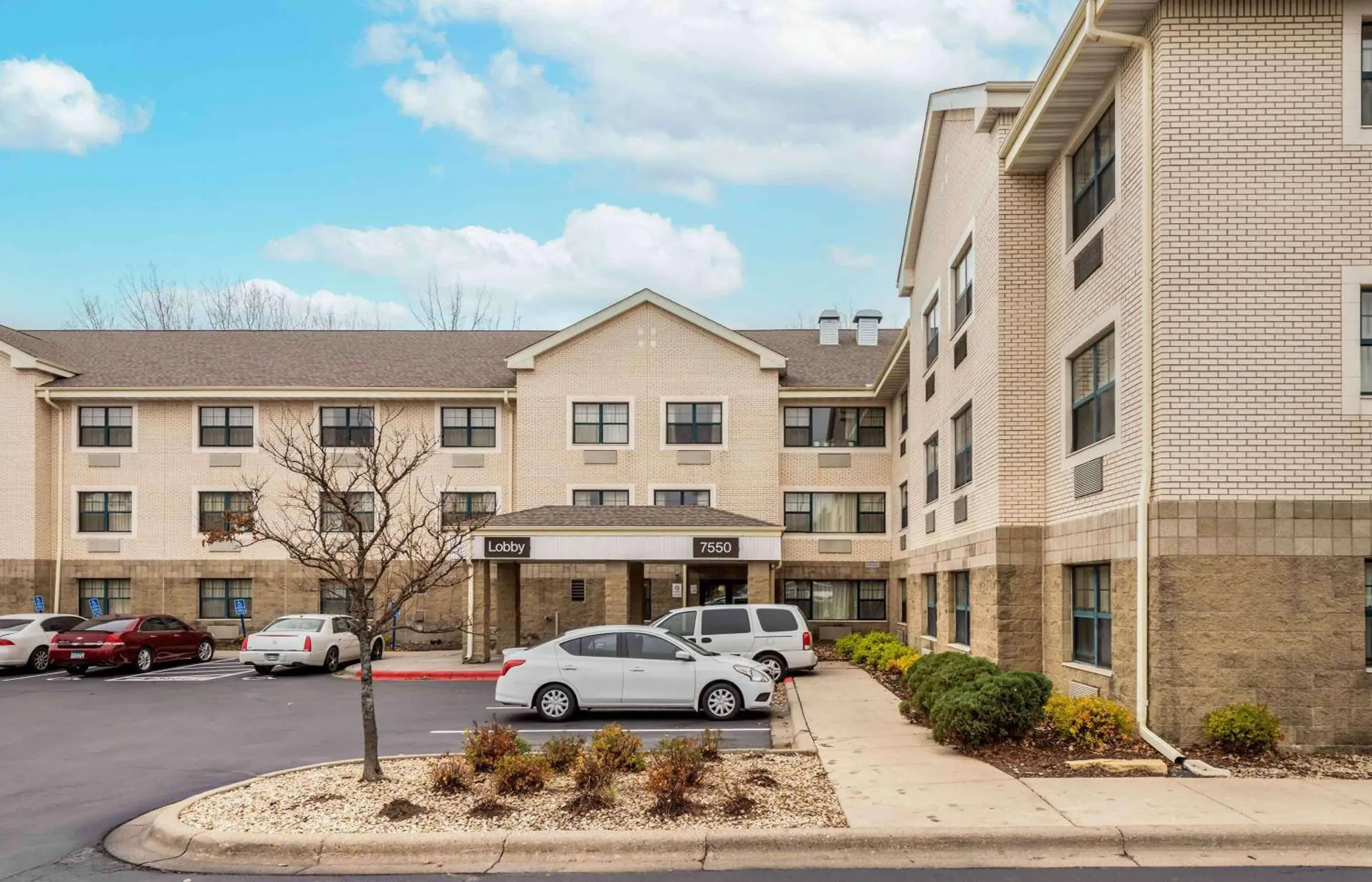 Property Building in Extended Stay America Select Suites - Minneapolis - Eden Prairie - Valley View Road