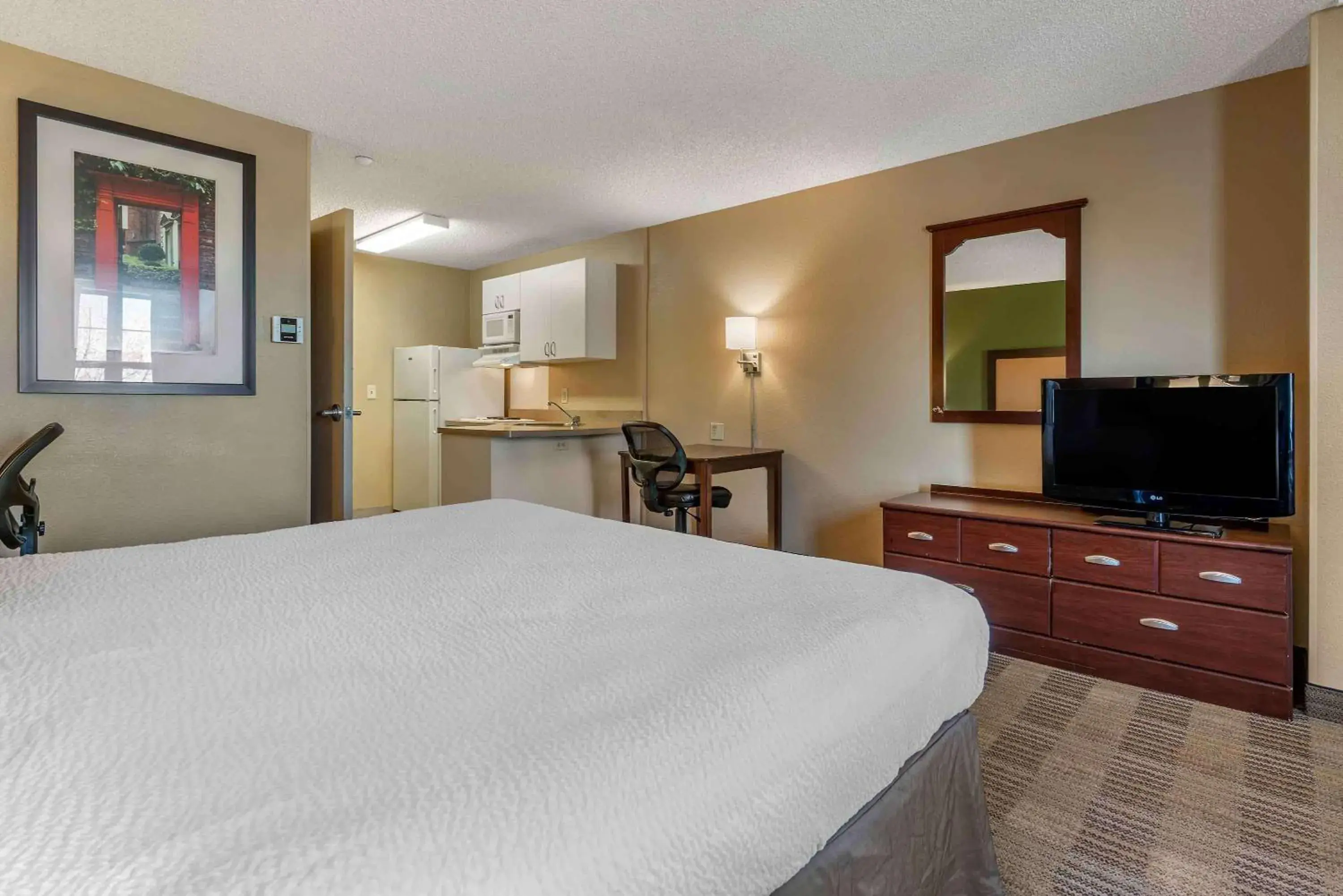 Bedroom in Extended Stay America Suites - Sacramento - West Sacramento Bedroom in Extended Stay America Suites - Sacramento - West Sacramento