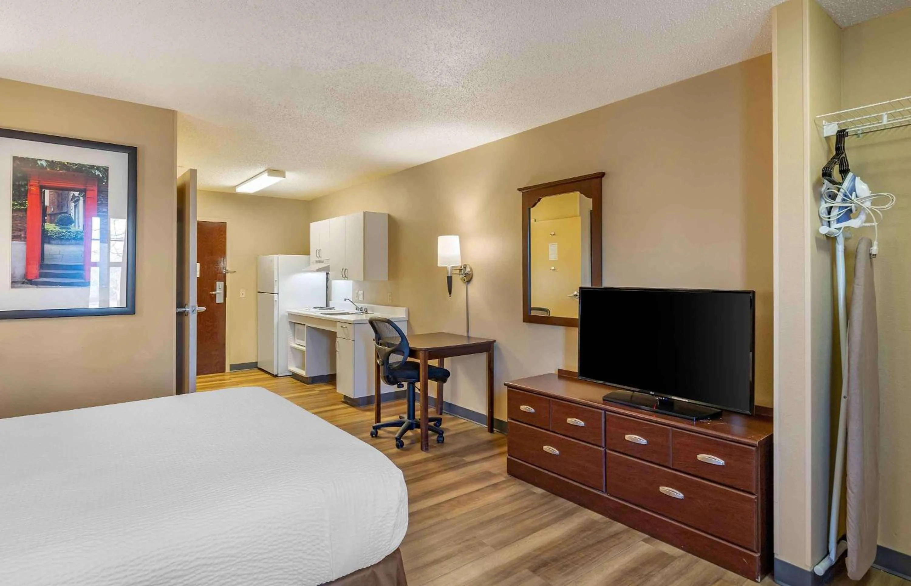 Bedroom, Bed in Extended Stay America Suites - Great Falls - Missouri River