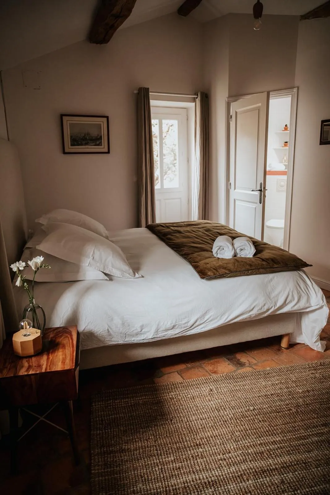 Bedroom, Bed in Tomette Singulière