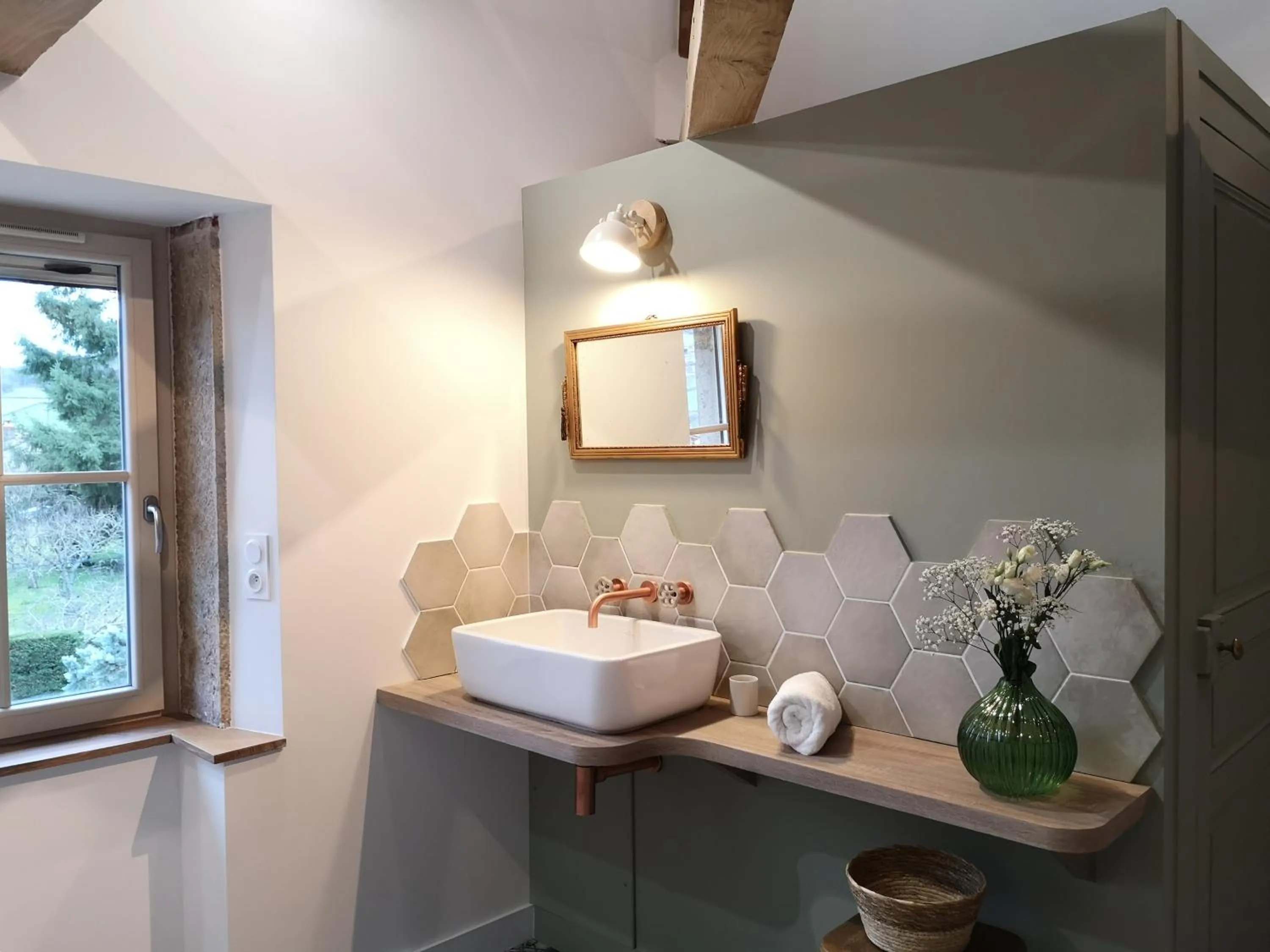 Bathroom in Tomette Singulière