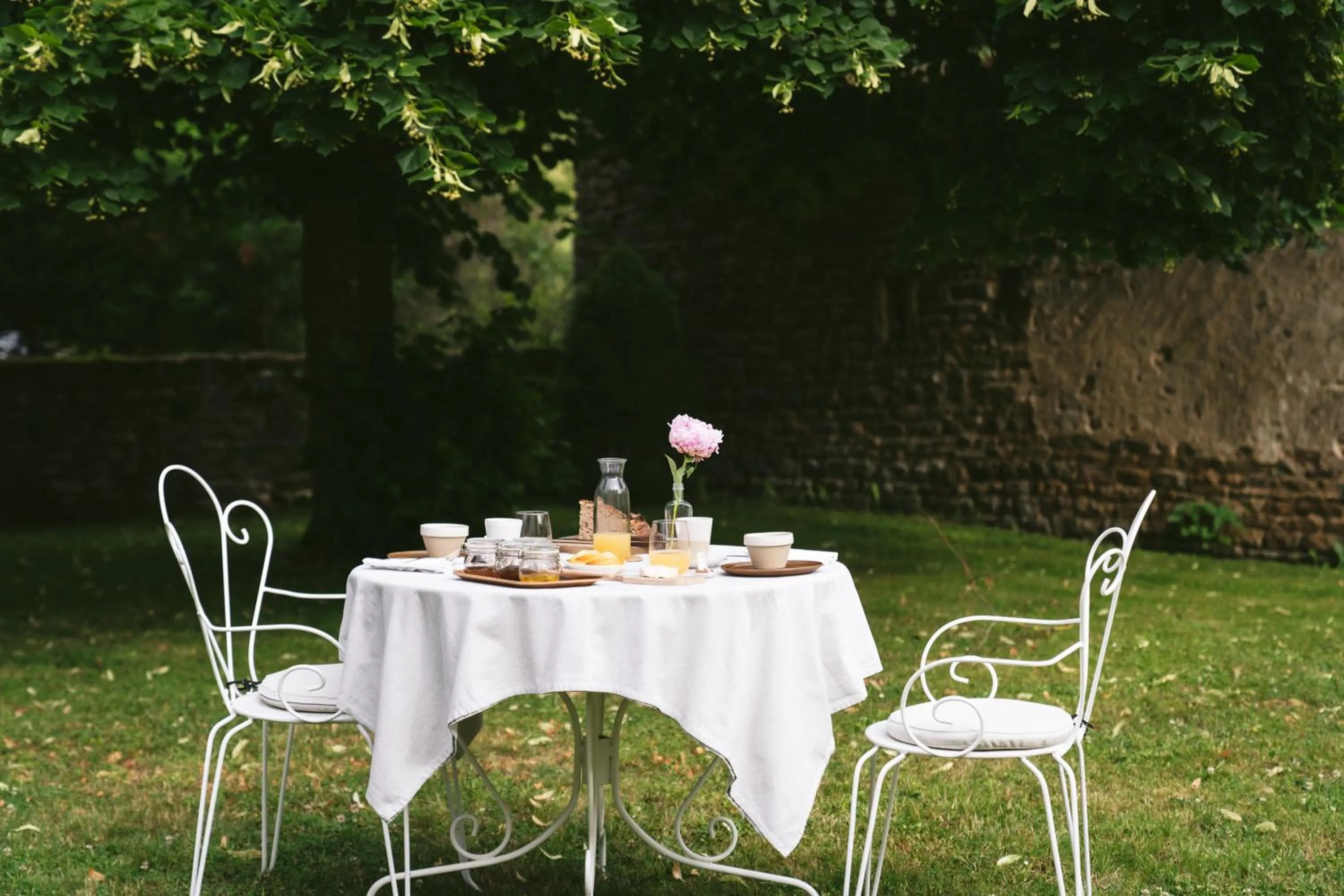 Garden in Tomette Singulière