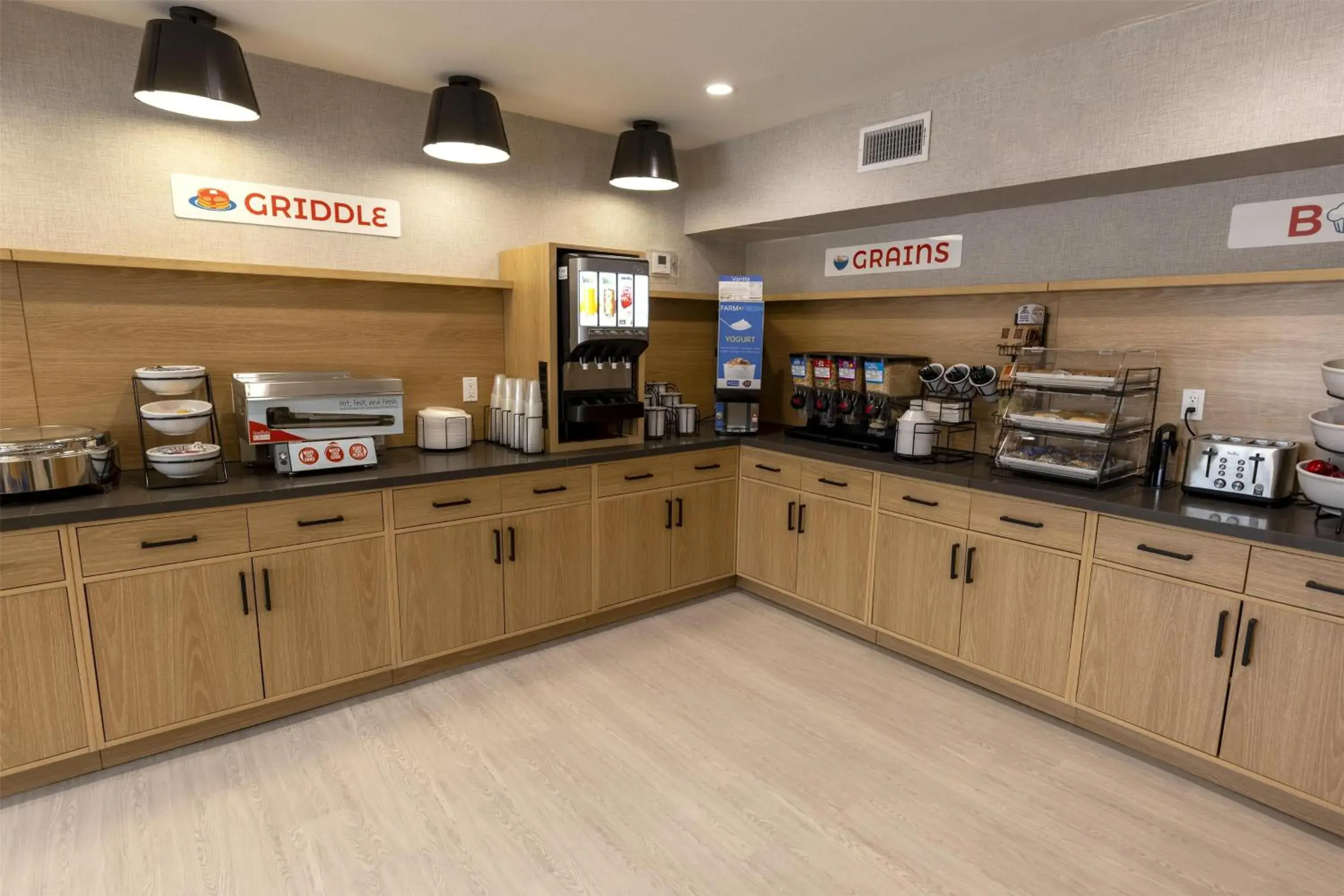 Breakfast in Sonesta ES Suites Lafayette Airport Extended Stay Breakfast in Sonesta ES Suites Lafayette Airport Extended Stay