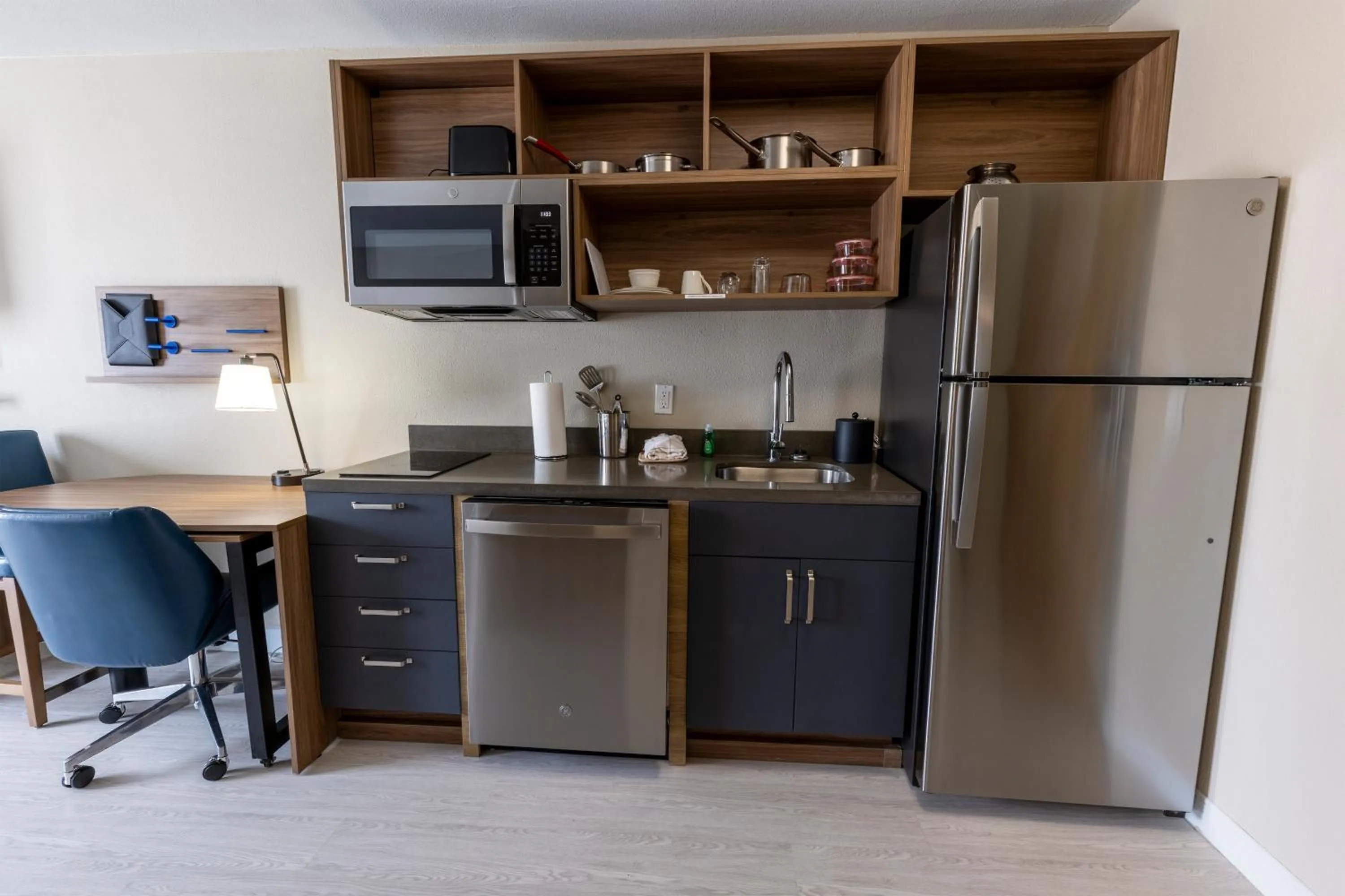 Kitchen or kitchenette in Sonesta ES Suites Lafayette Airport