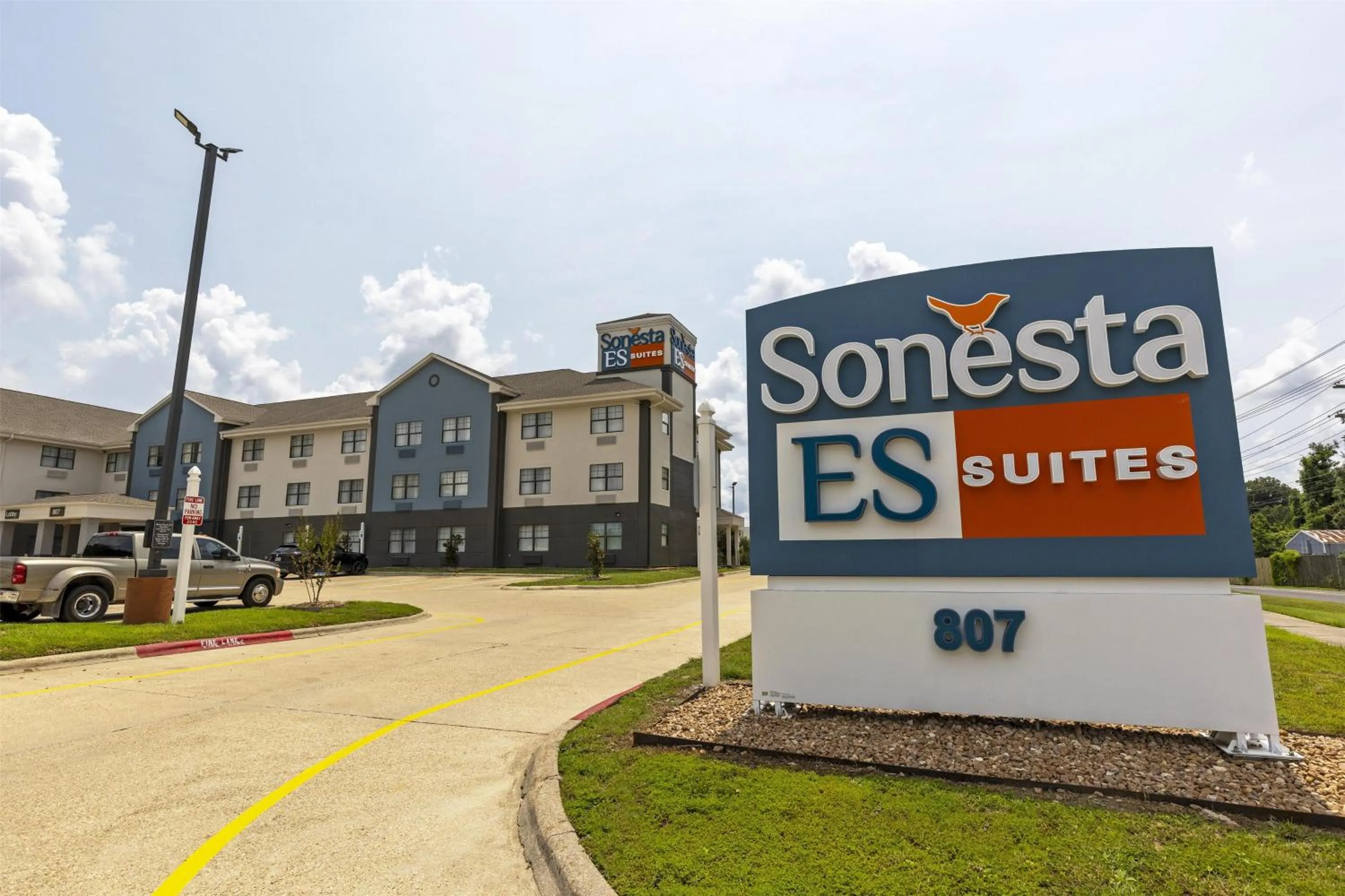 Property building in Sonesta ES Suites Lafayette Airport