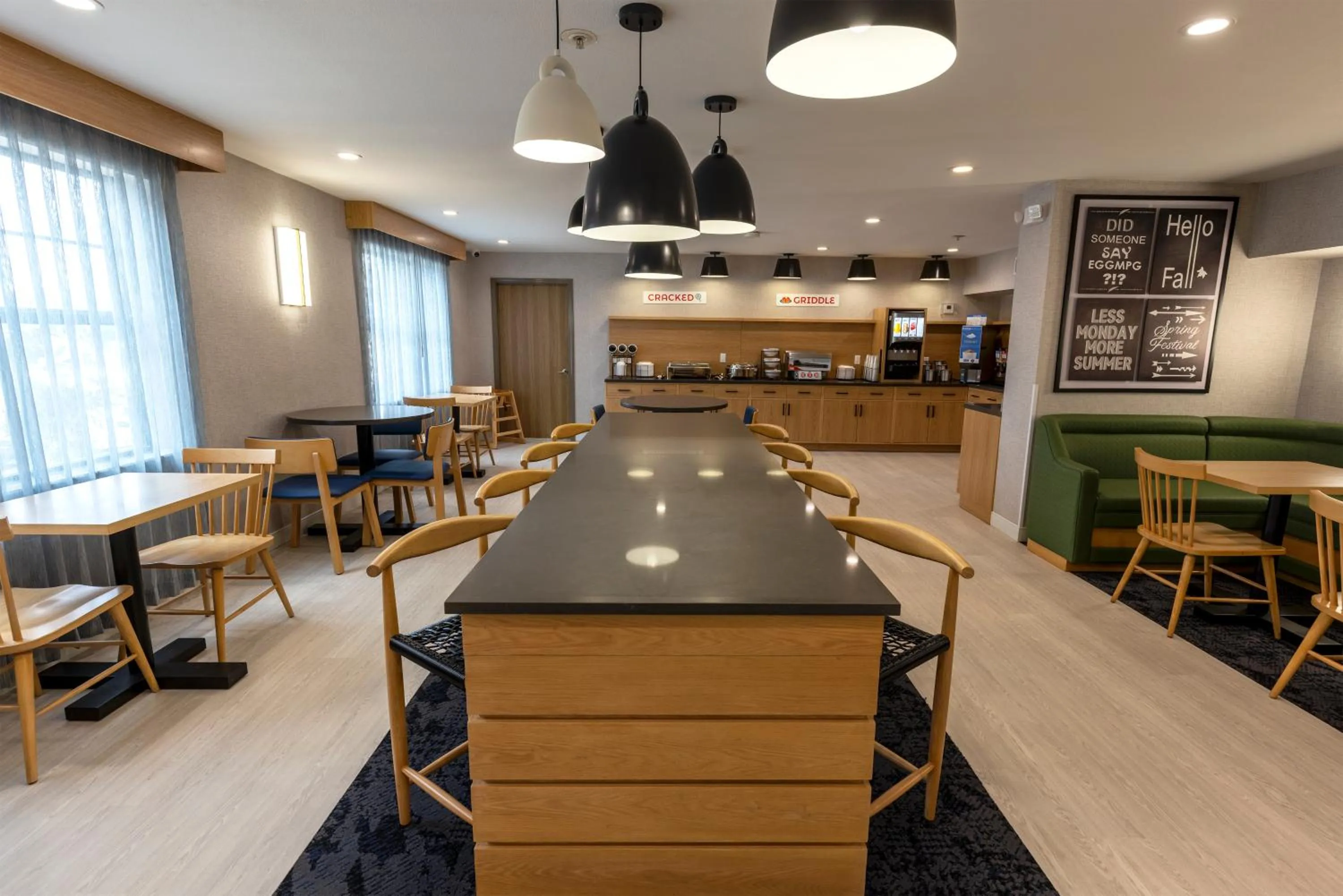 Breakfast in Sonesta ES Suites Lafayette Airport