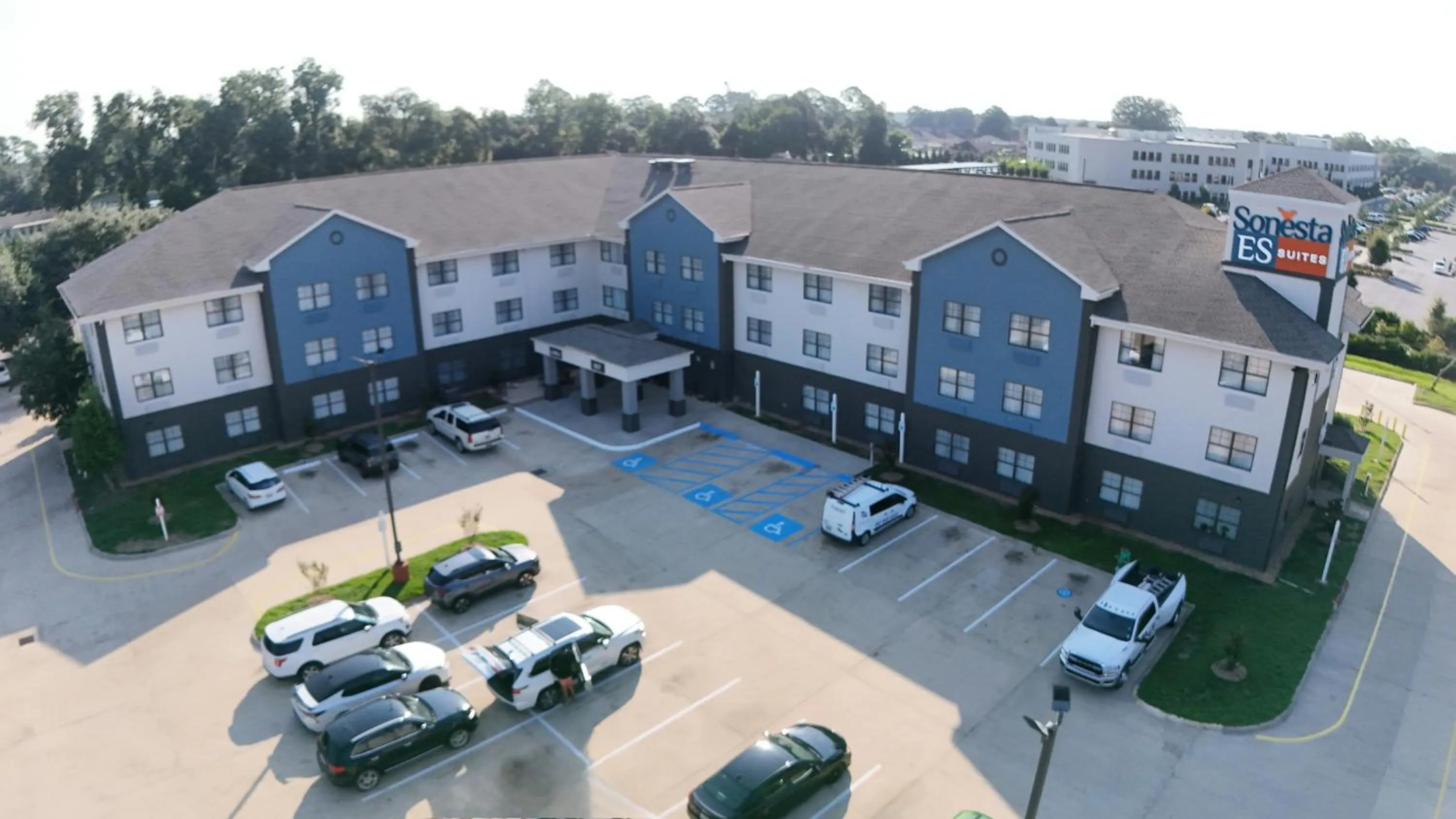 Property building in Sonesta ES Suites Lafayette Airport