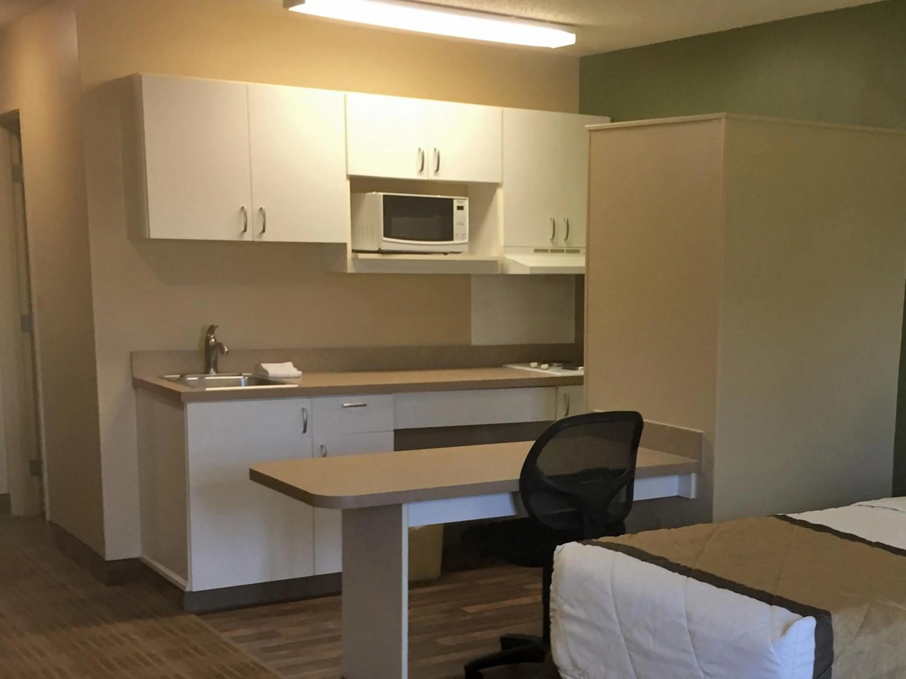 Kitchen or kitchenette in Extended Stay America Suites - Seattle - Everett - North
