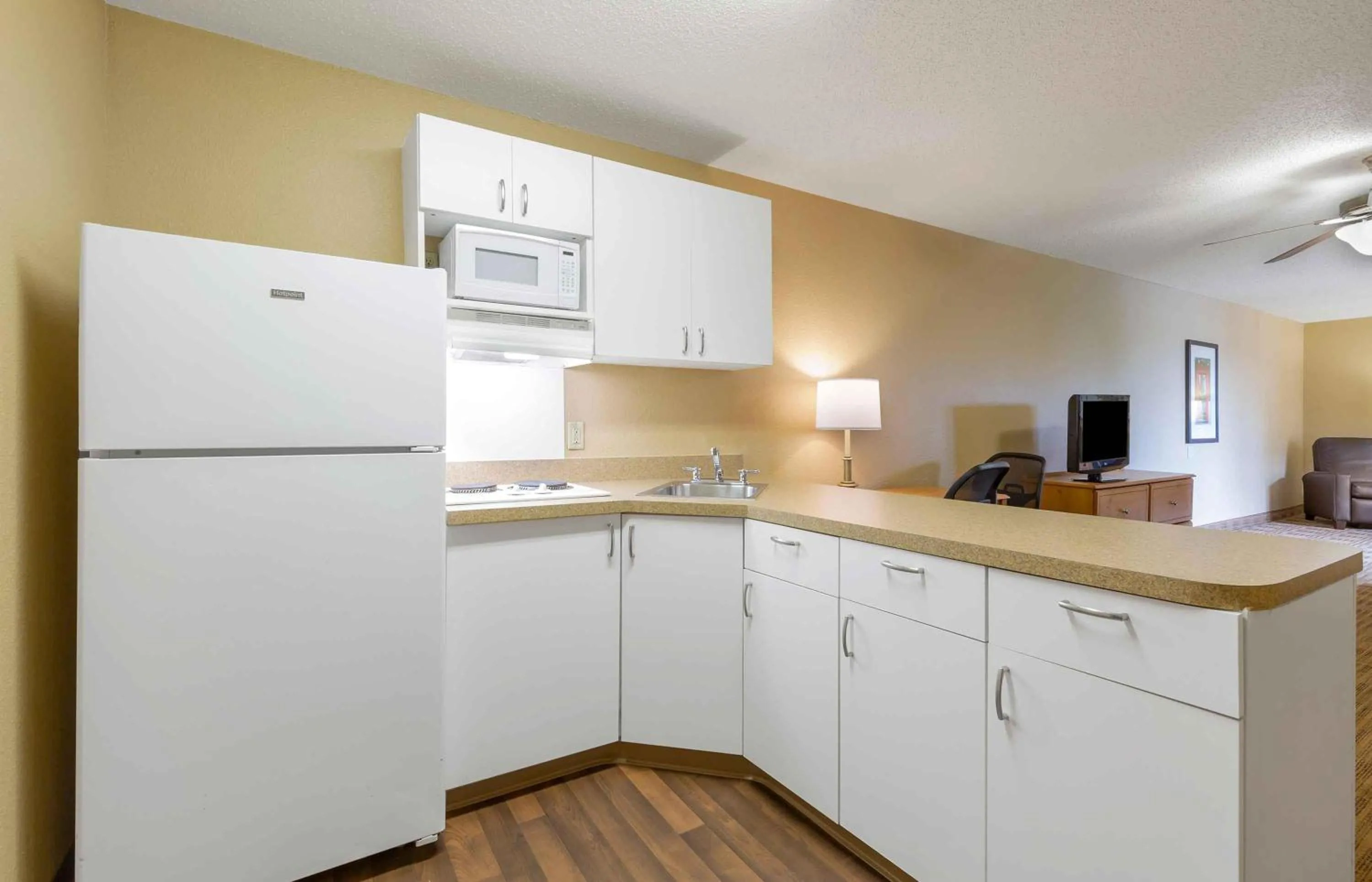 Kitchen or kitchenette in Extended Stay America Suites - Columbia - Laurel - Ft Meade