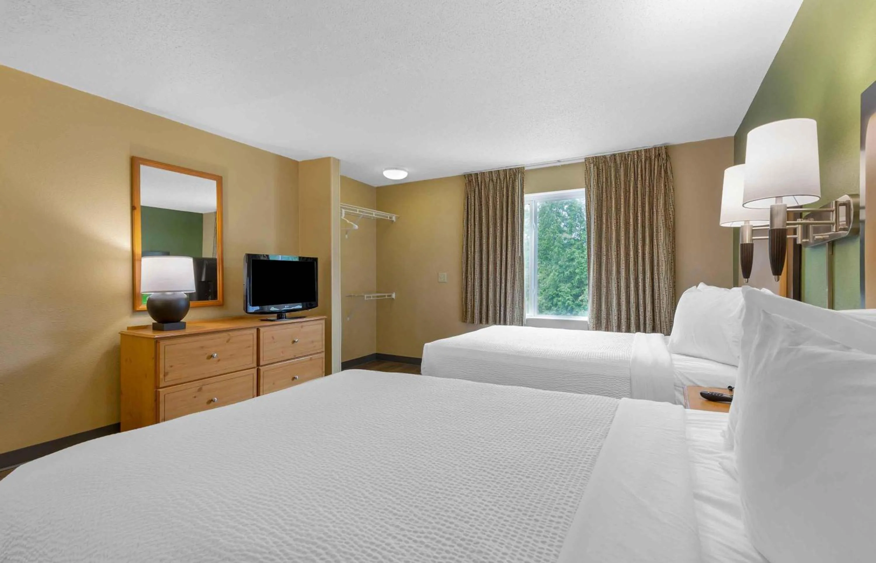 Bedroom, Bed in Extended Stay America Suites - Columbia - Laurel - Ft Meade