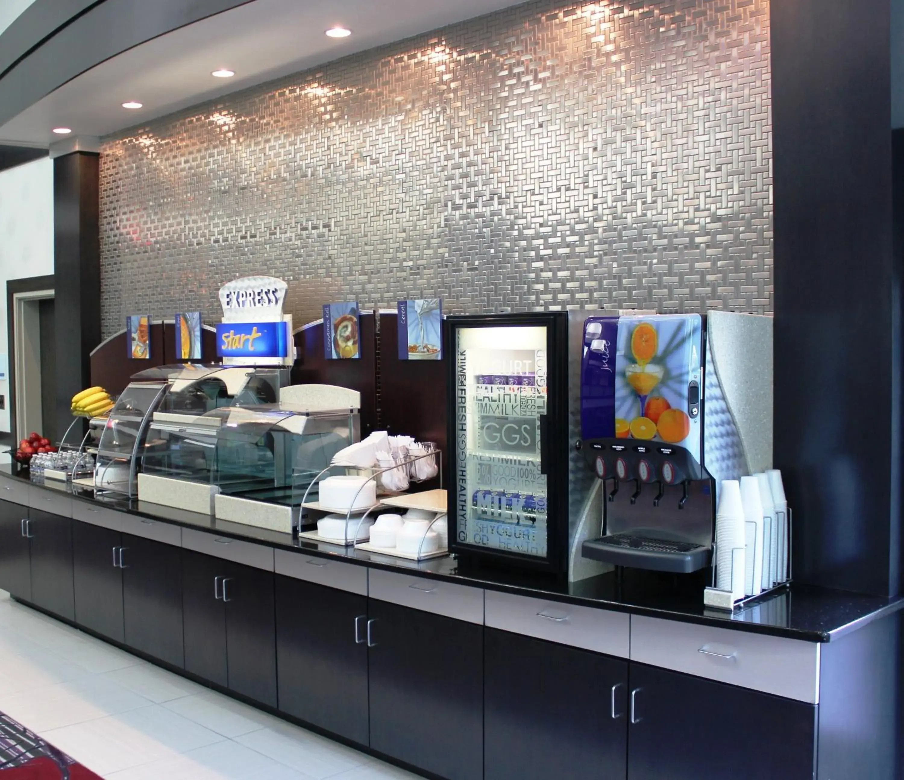 Restaurant/places to eat in Holiday Inn Express & Suites Columbus - Polaris, an IHG Hotel Restaurant/places to eat in Holiday Inn Express & Suites Columbus - Polaris, an IHG Hotel