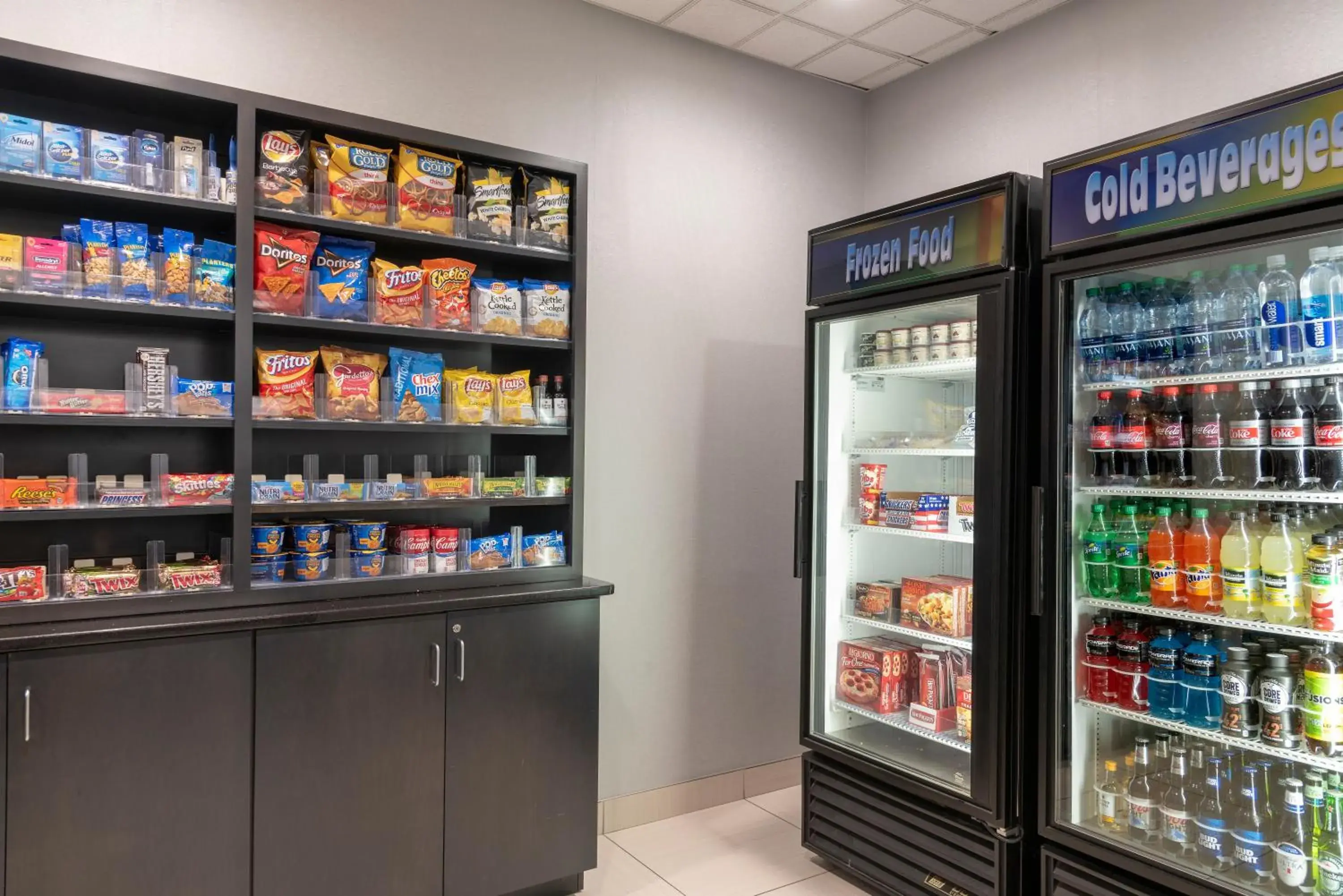 Lobby or reception in Holiday Inn Express & Suites Columbus - Polaris, an IHG Hotel Lobby or reception in Holiday Inn Express & Suites Columbus - Polaris, an IHG Hotel