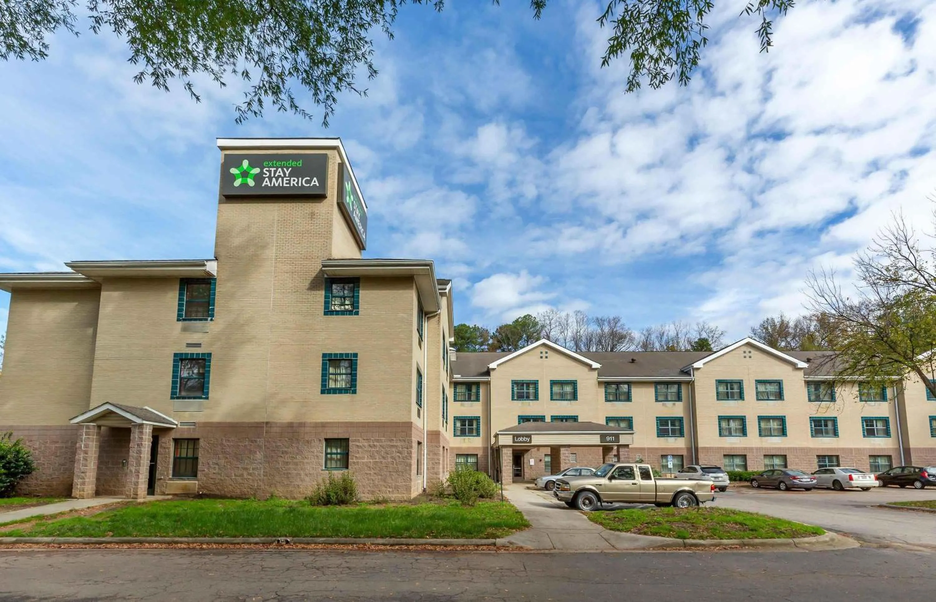 Property building in Extended Stay America Suites - Raleigh - Midtown