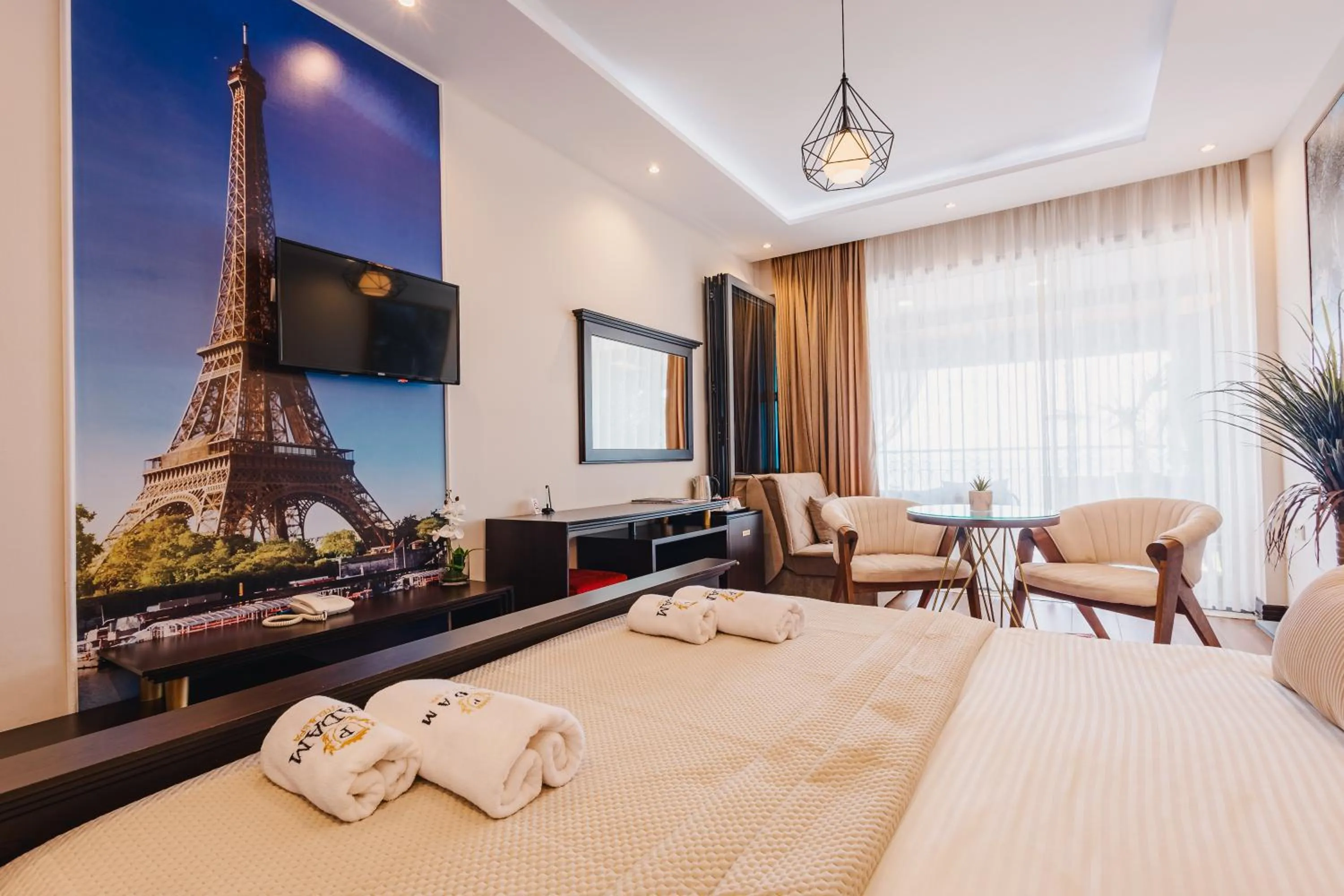 Bed in Padam Hotel & SPA