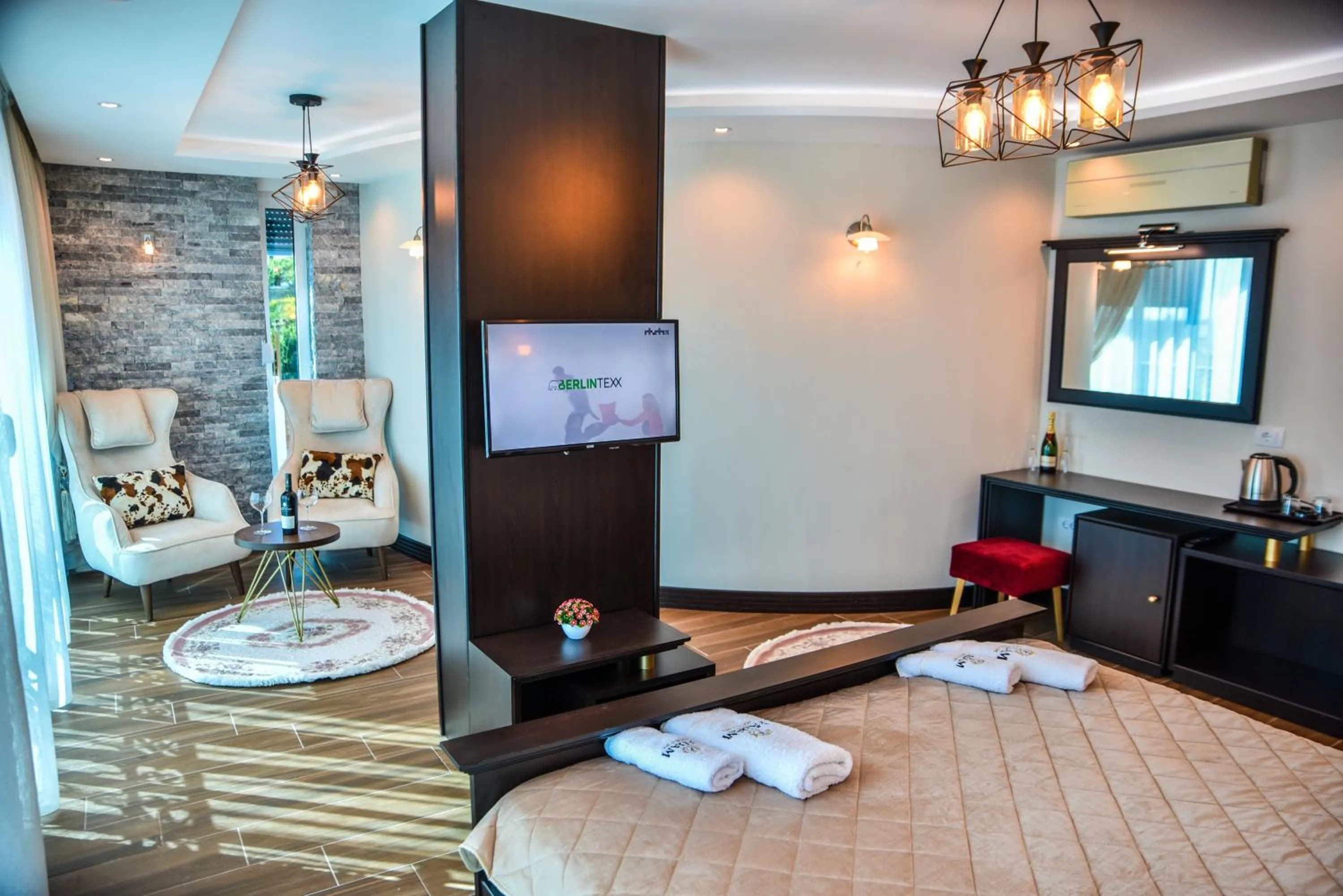 TV and multimedia, Bed in Padam Hotel & SPA