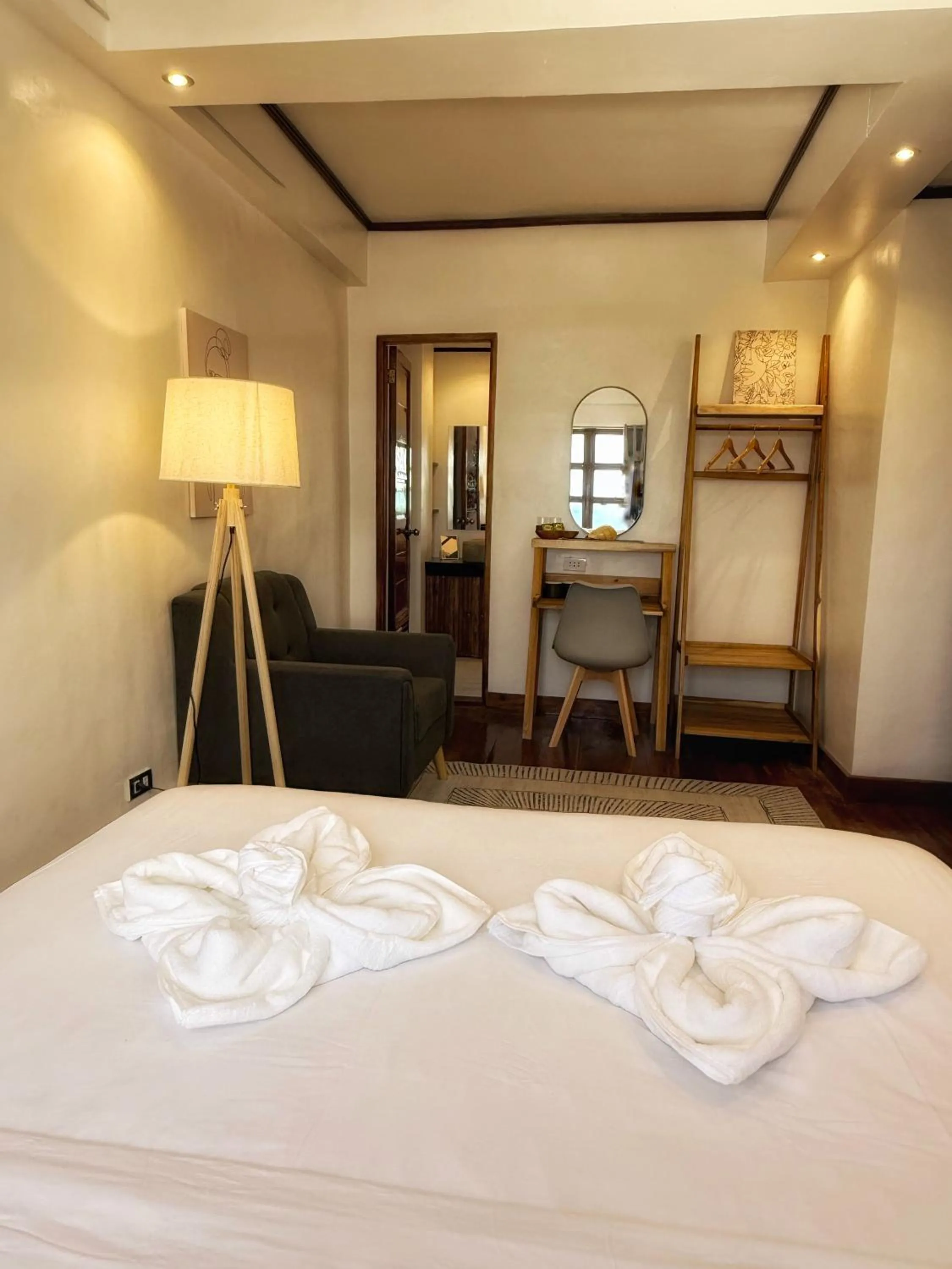 Photo of the whole room, Bed in Marina 4Rooms