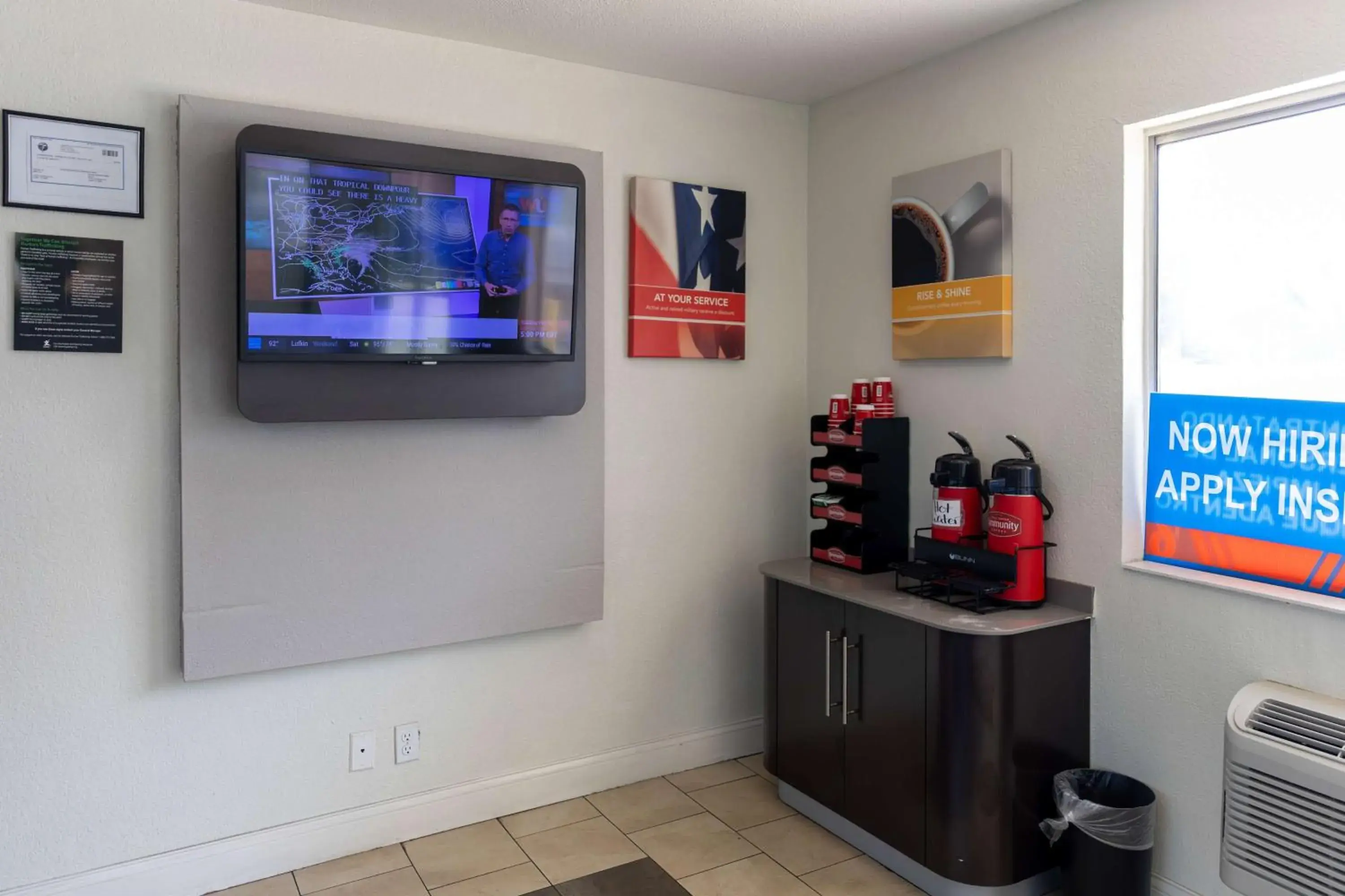 Restaurant/places to eat in Motel 6-Lufkin, TX Restaurant/places to eat in Motel 6-Lufkin, TX