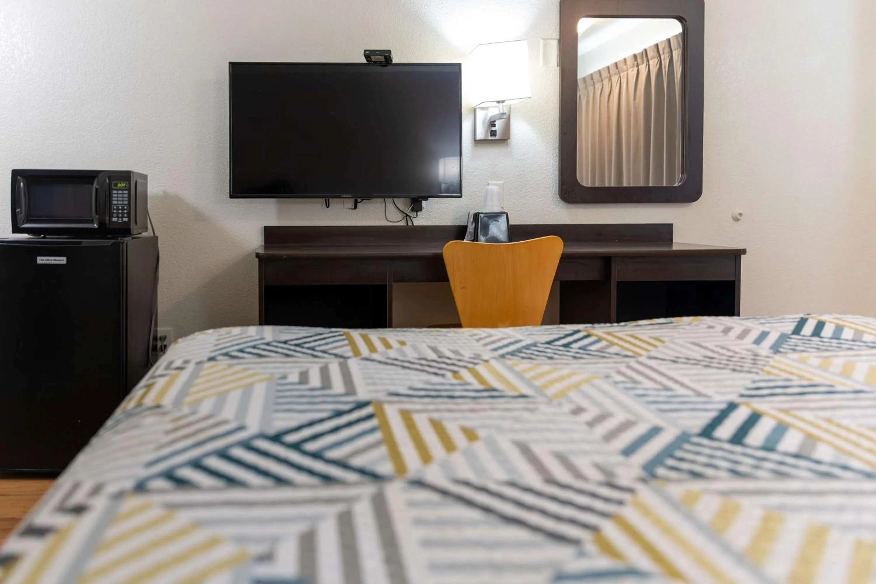 Bedroom, Bed in Motel 6-Lufkin, TX