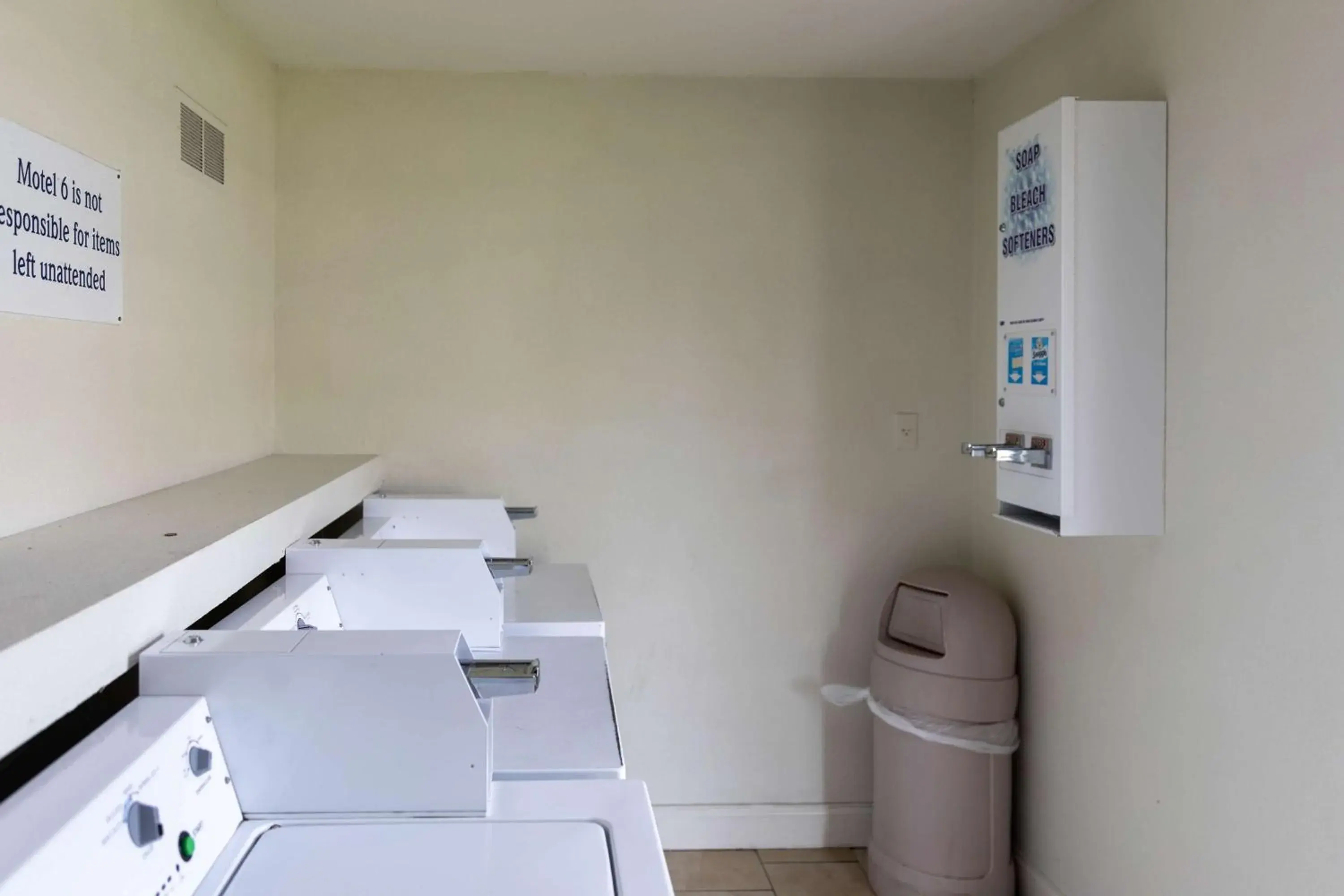 Property building in Motel 6-Lufkin, TX Property building in Motel 6-Lufkin, TX