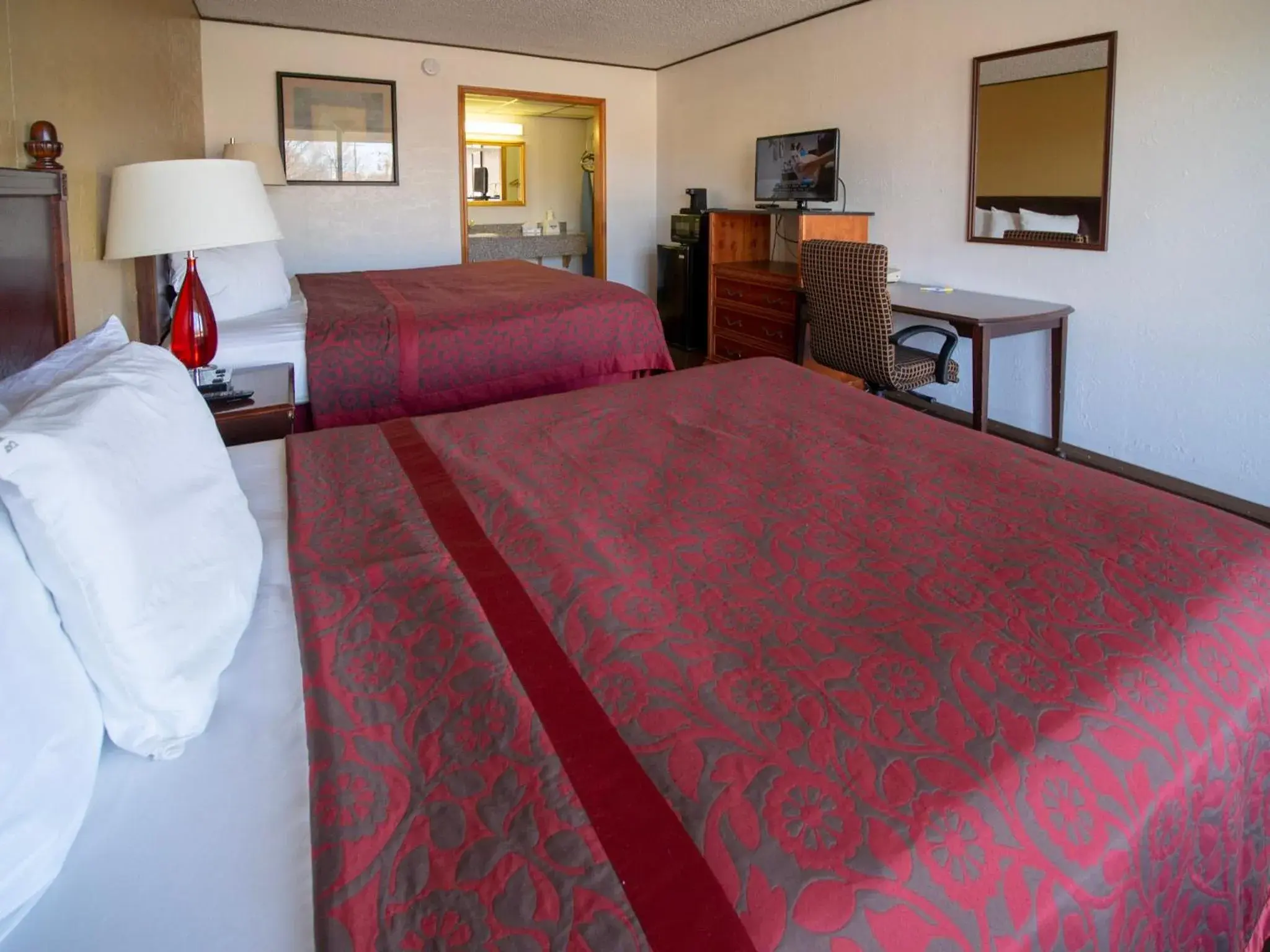 Bed in Days Inn by Wyndham Clinton Bed in Days Inn by Wyndham Clinton