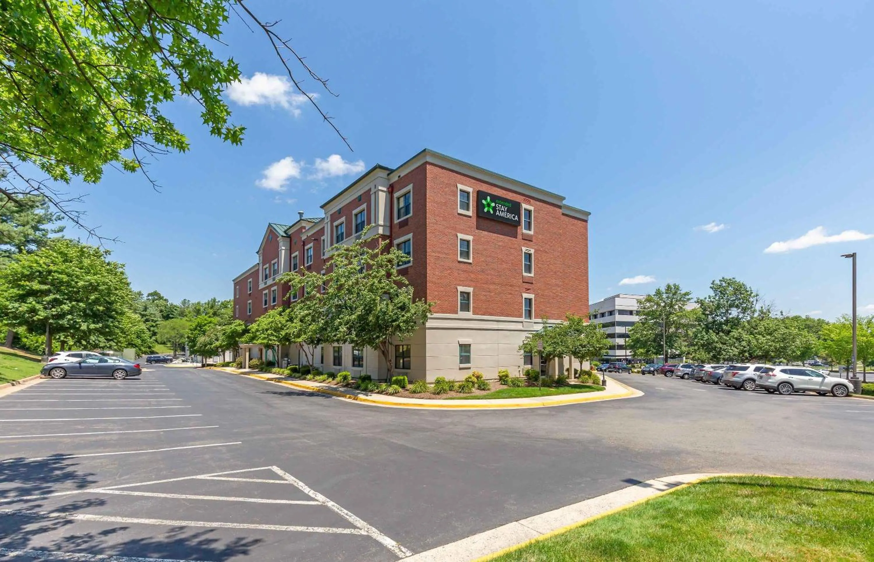 Property building in Extended Stay America Suites - Washington, DC - Fairfax - Fair Oaks Mall
