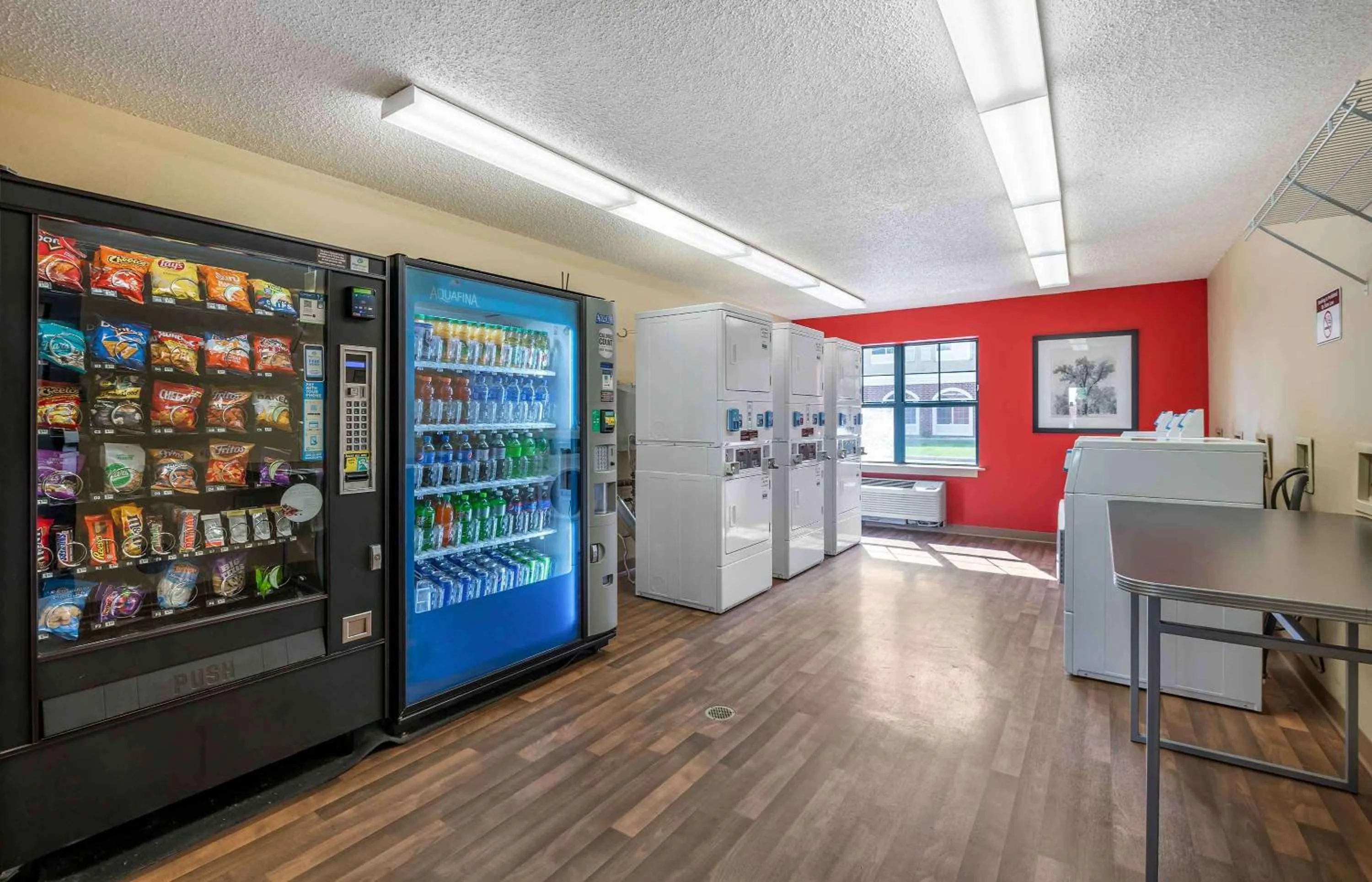 Property building in Extended Stay America Suites - Merrillville - US Rte 30