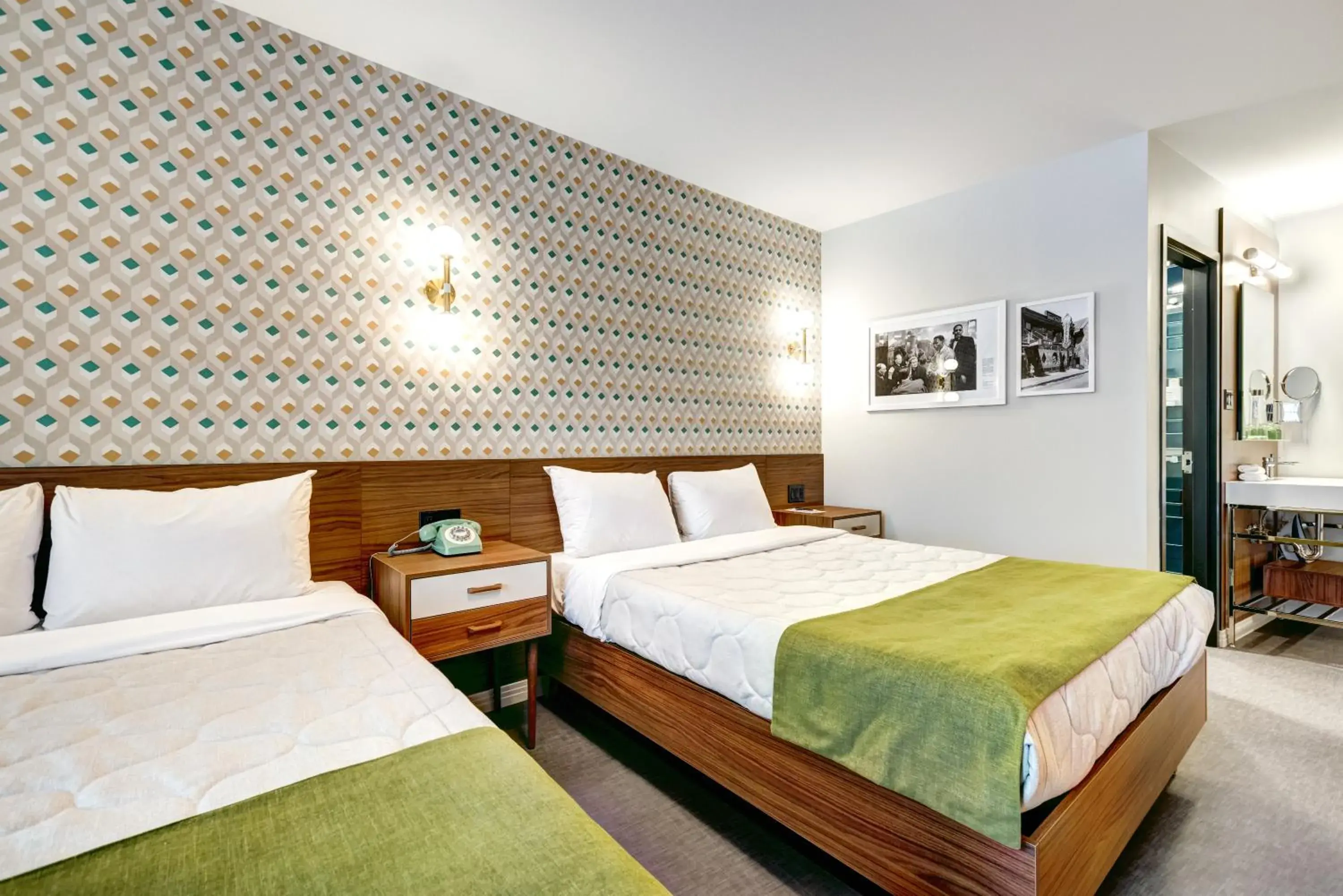 Bed in Hôtel Uville Montréal Bed in Hôtel Uville Montréal