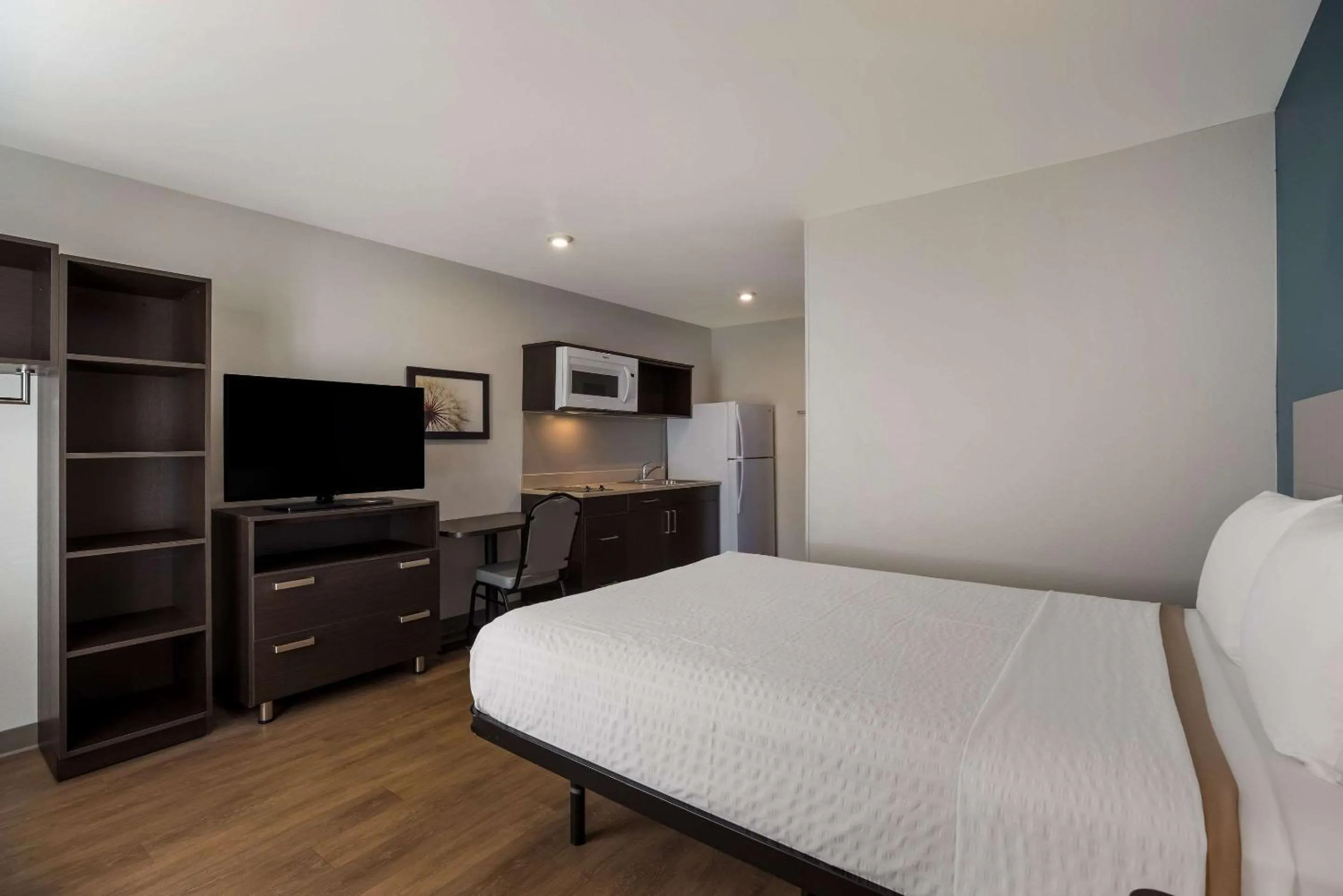 Bedroom, Bed in WoodSpring Suites Orlando North - Maitland