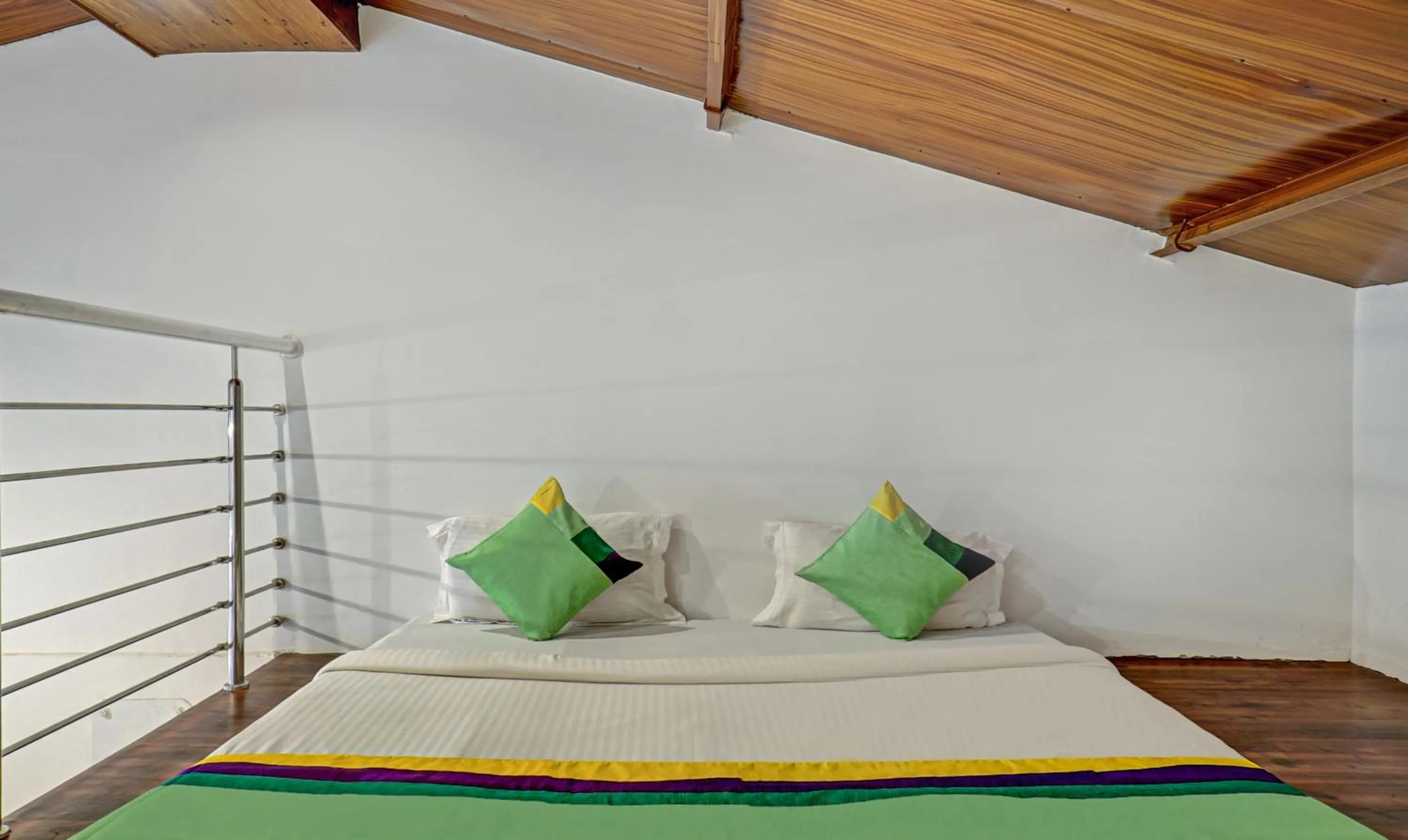 Bed in Hotel Lake Paradise Mahabaleshwar