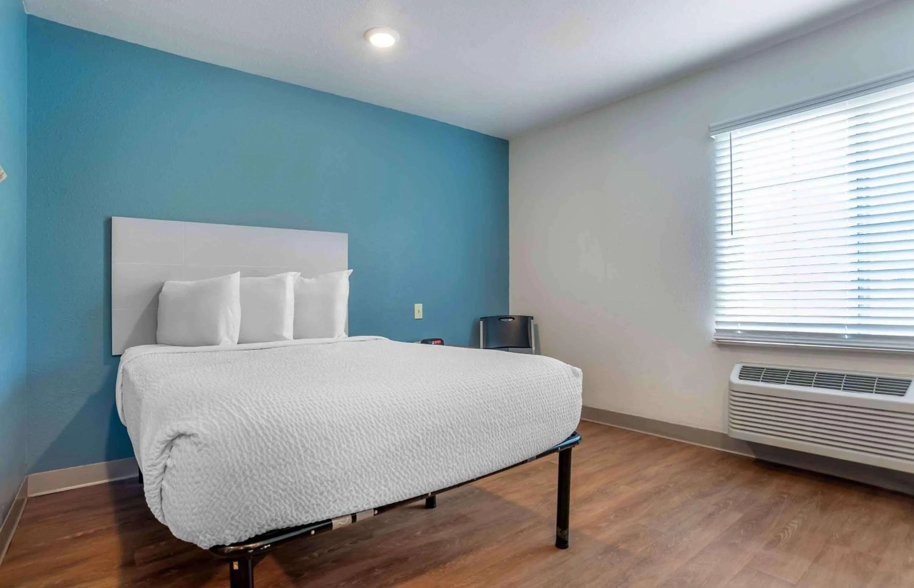 Bedroom, Bed in Extended Stay America Select Suites - Jackson - South