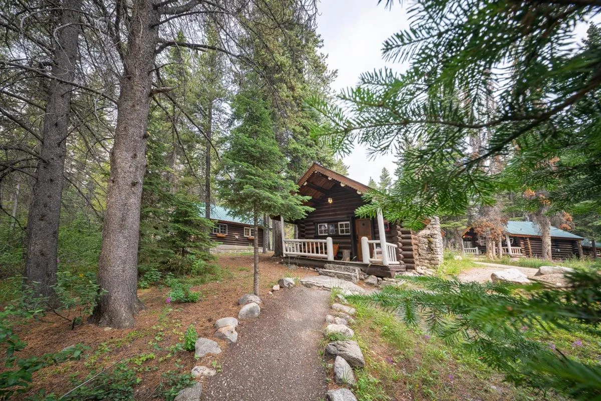 Property building in Storm Mountain Lodge & Cabins