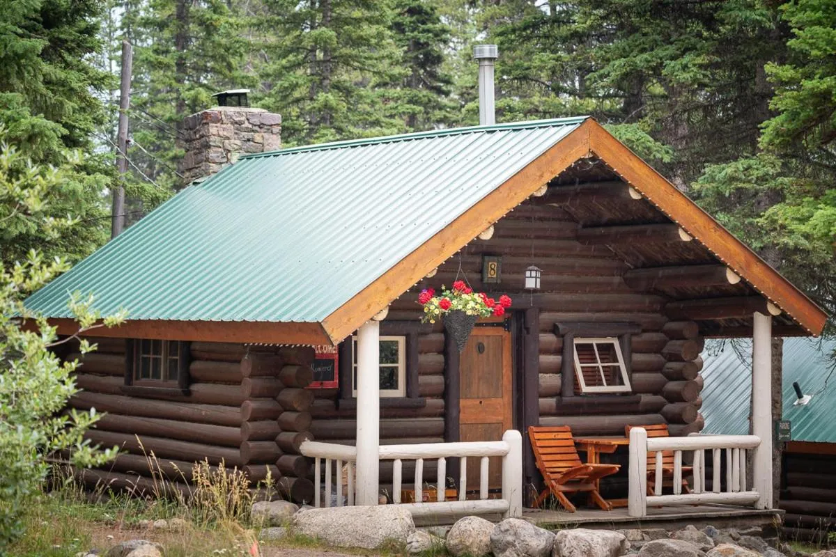 Property building in Storm Mountain Lodge & Cabins