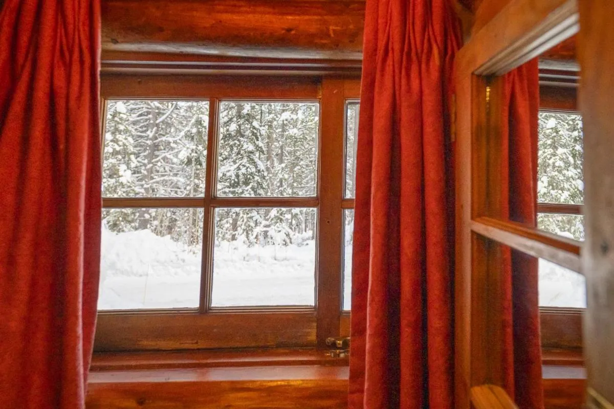 Winter in Storm Mountain Lodge & Cabins