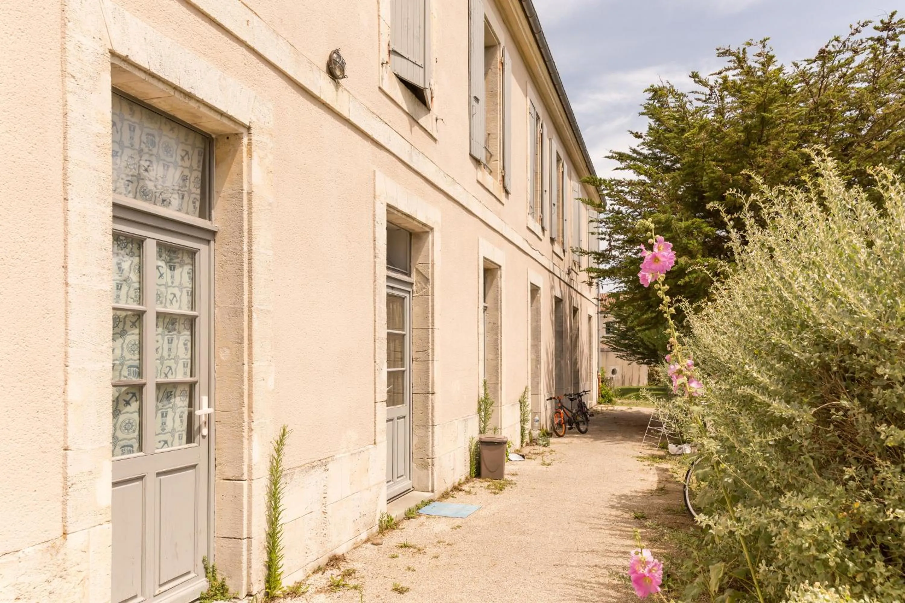 Property building in Résidence Pierre & Vacances Le Fort de la Rade